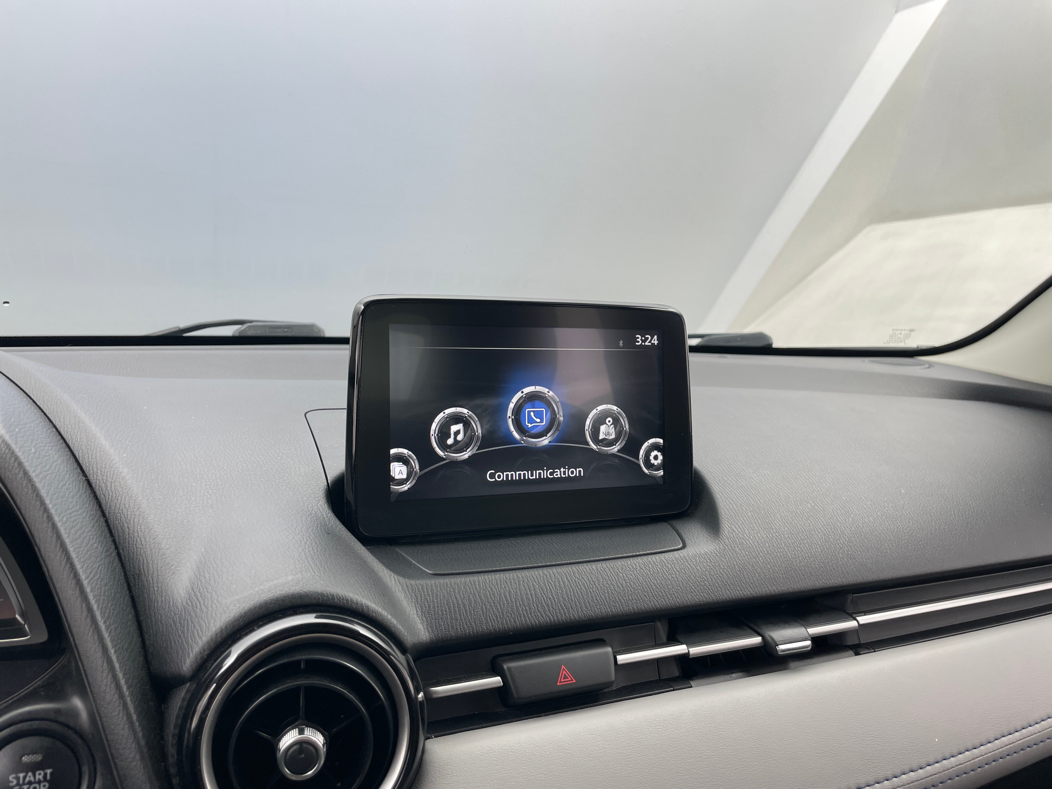 2019 Toyota Yaris LE 4