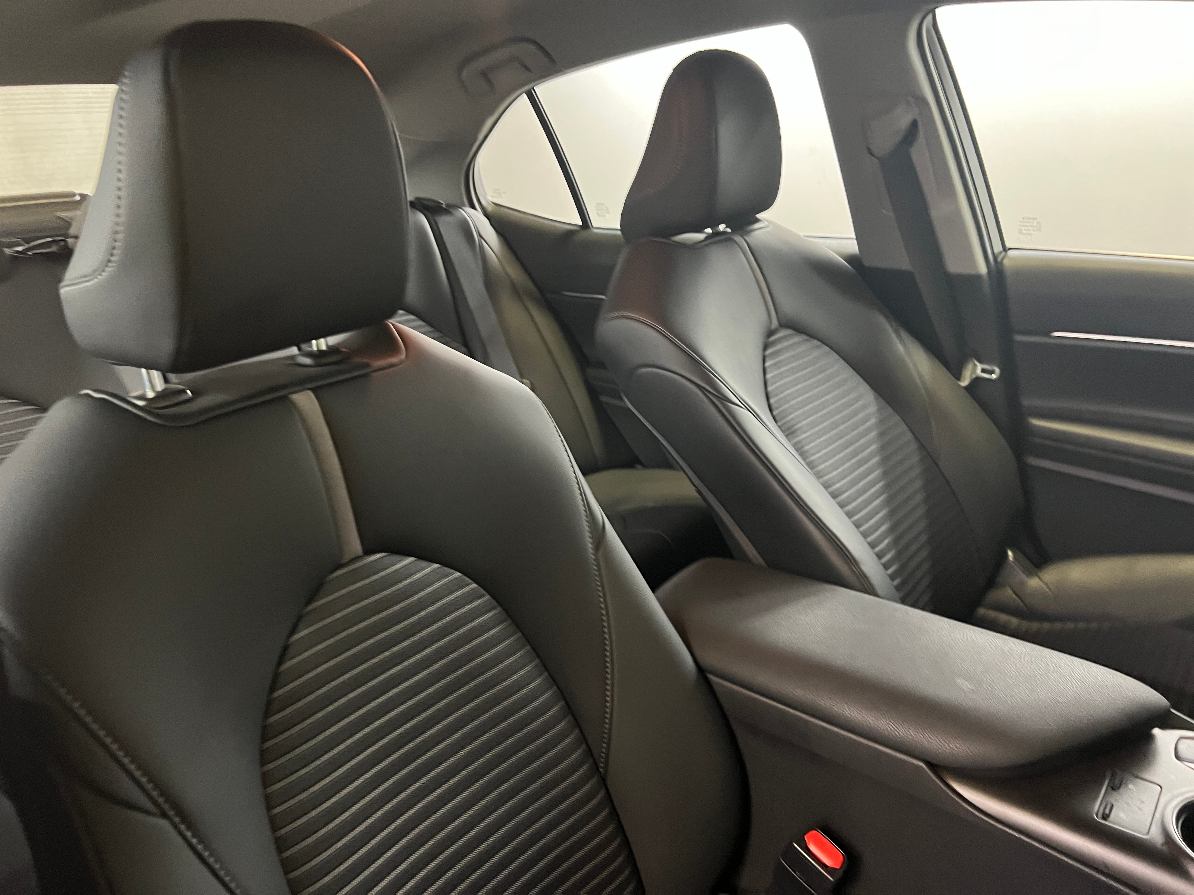 2024 Toyota Camry SE 2