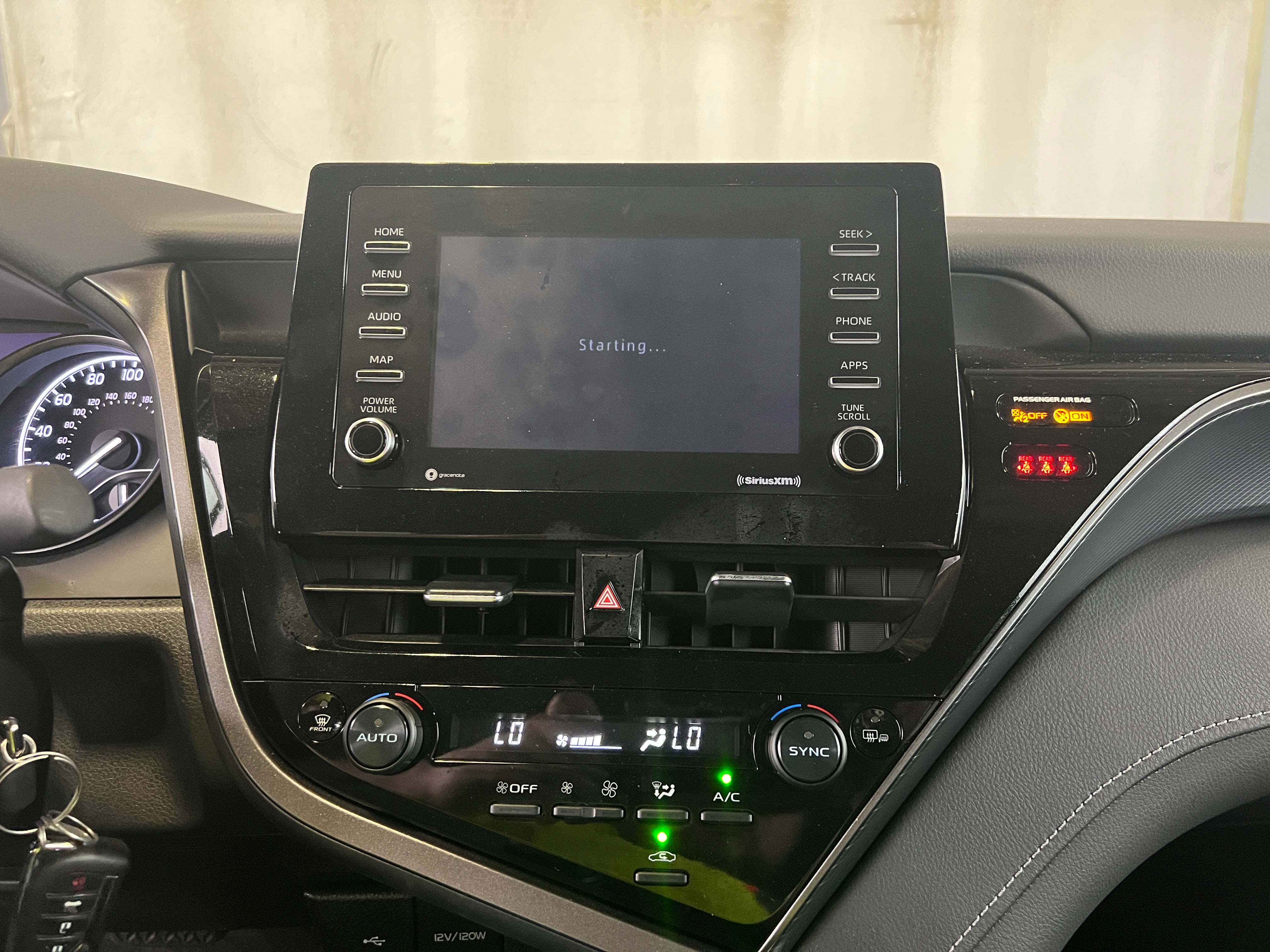 2024 Toyota Camry SE 4