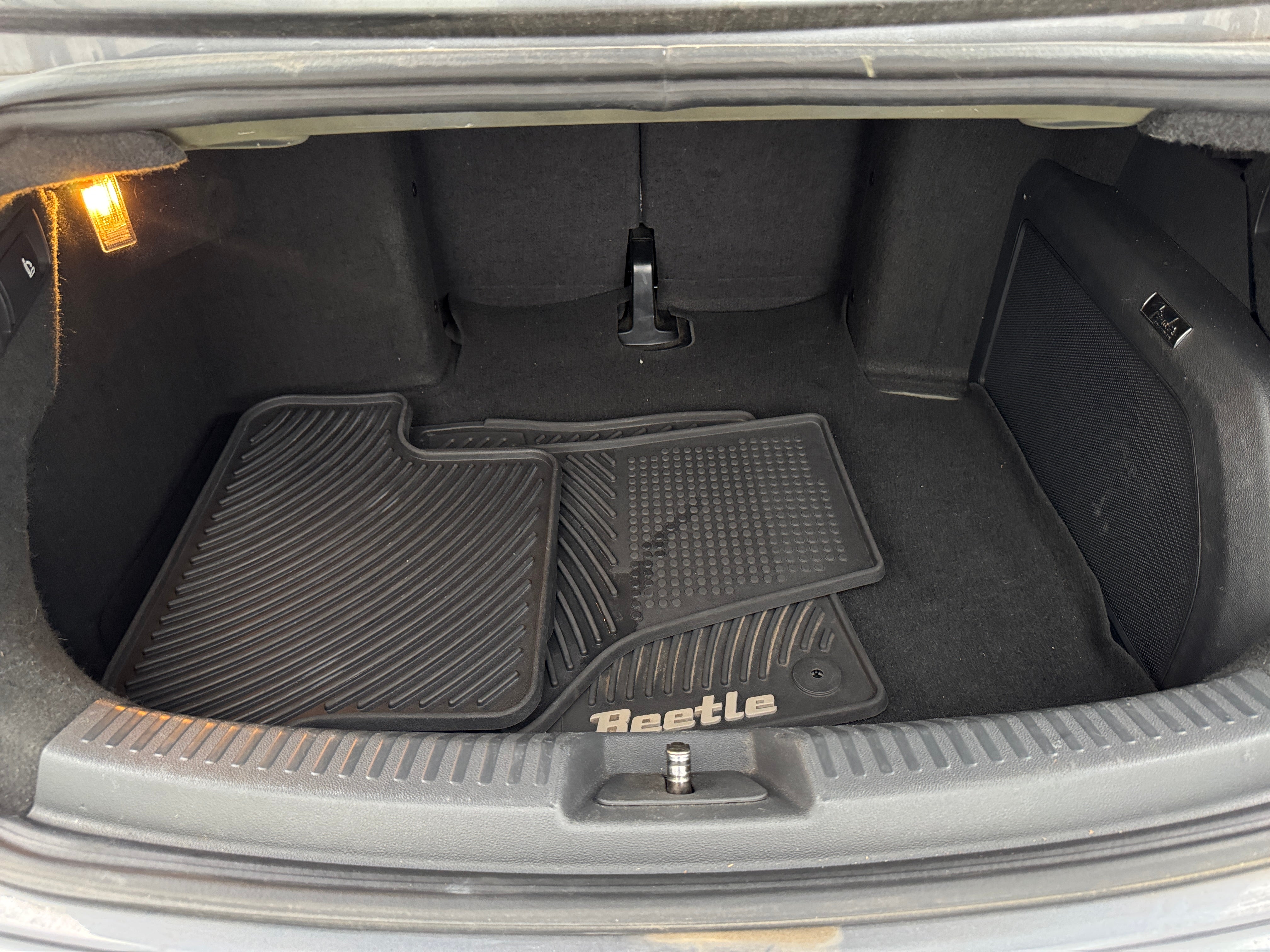 2013 Volkswagen Beetle  7