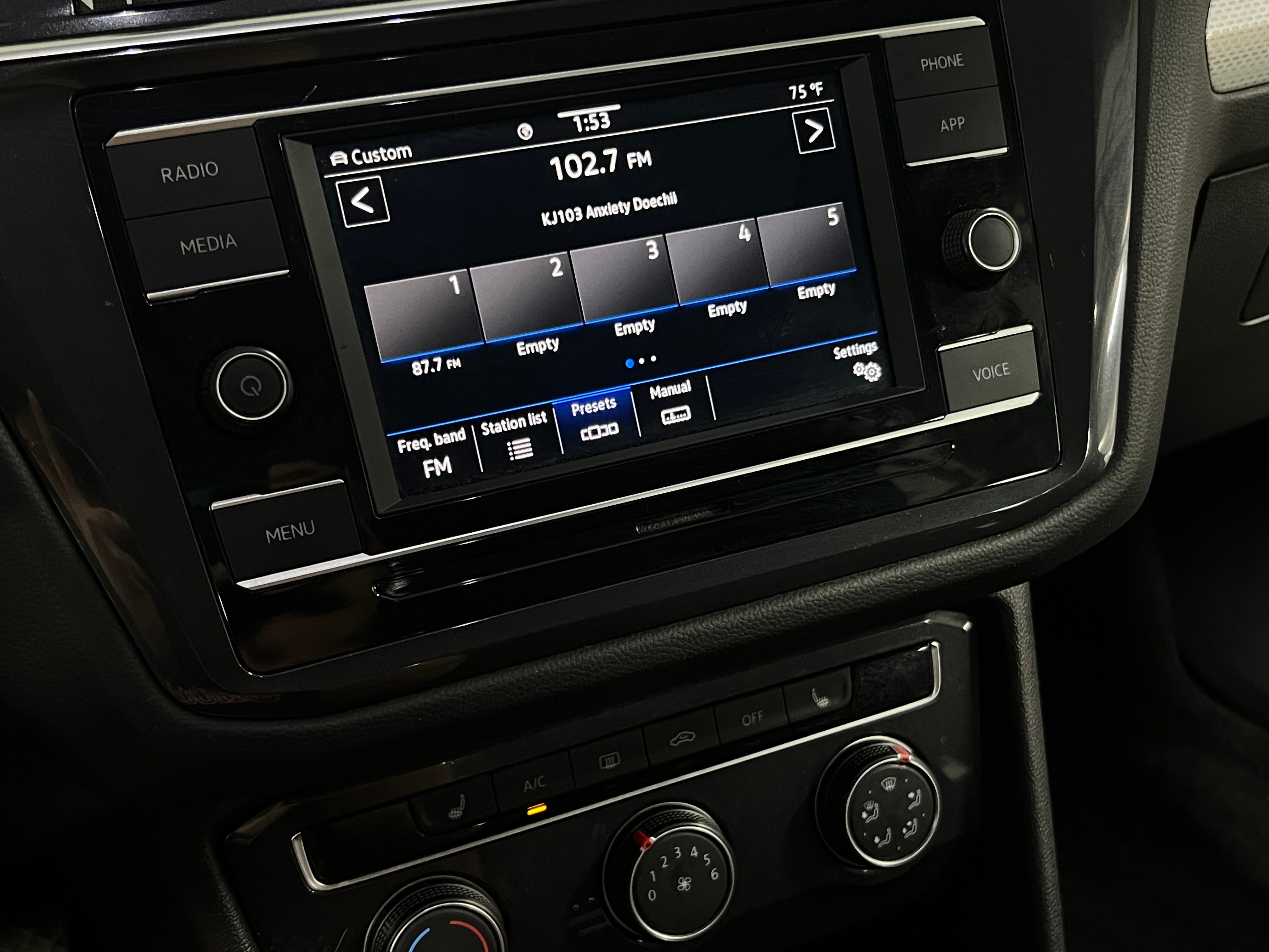 2023 Volkswagen Tiguan S 4