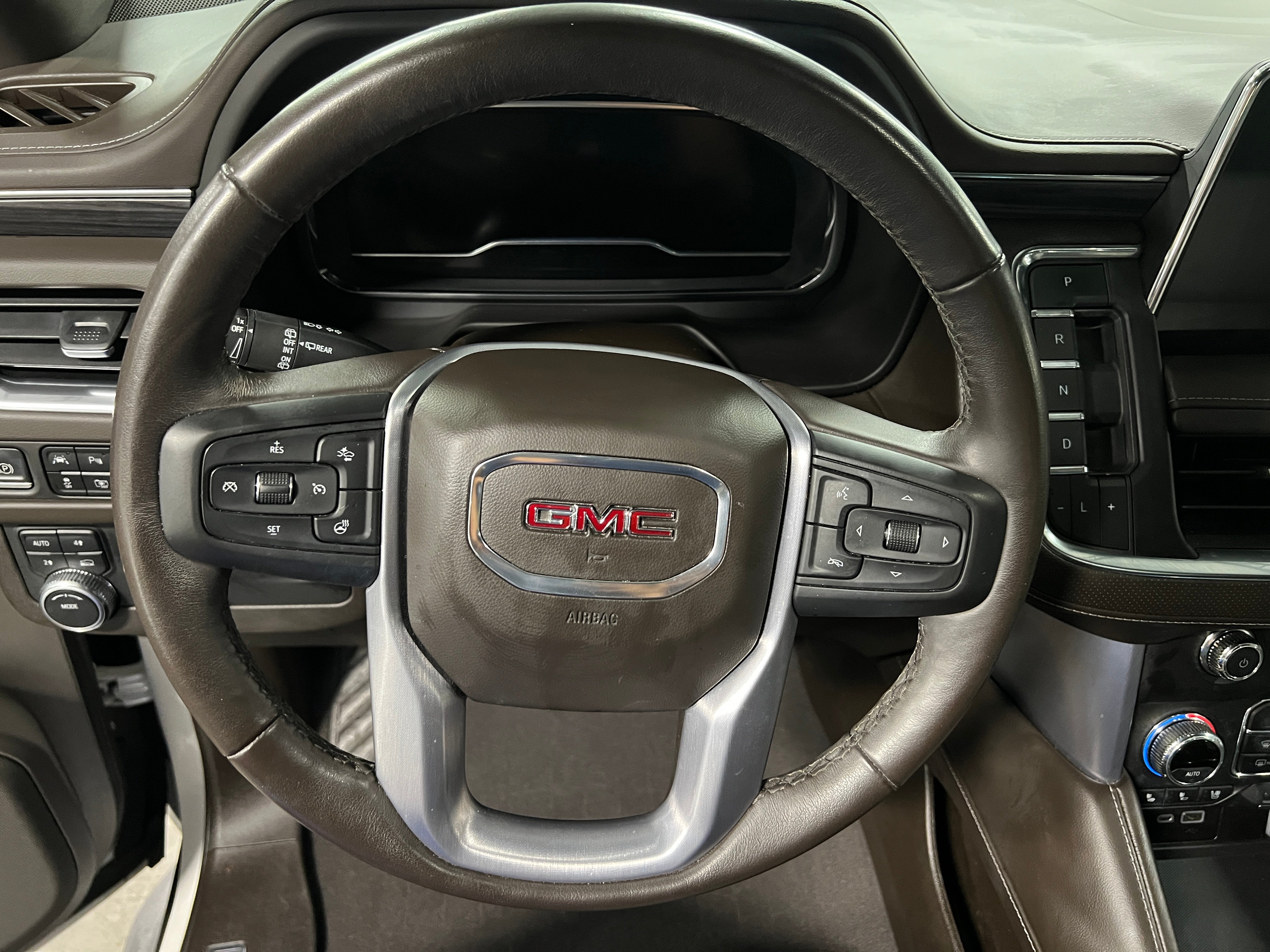 2022 GMC Yukon SLT 4