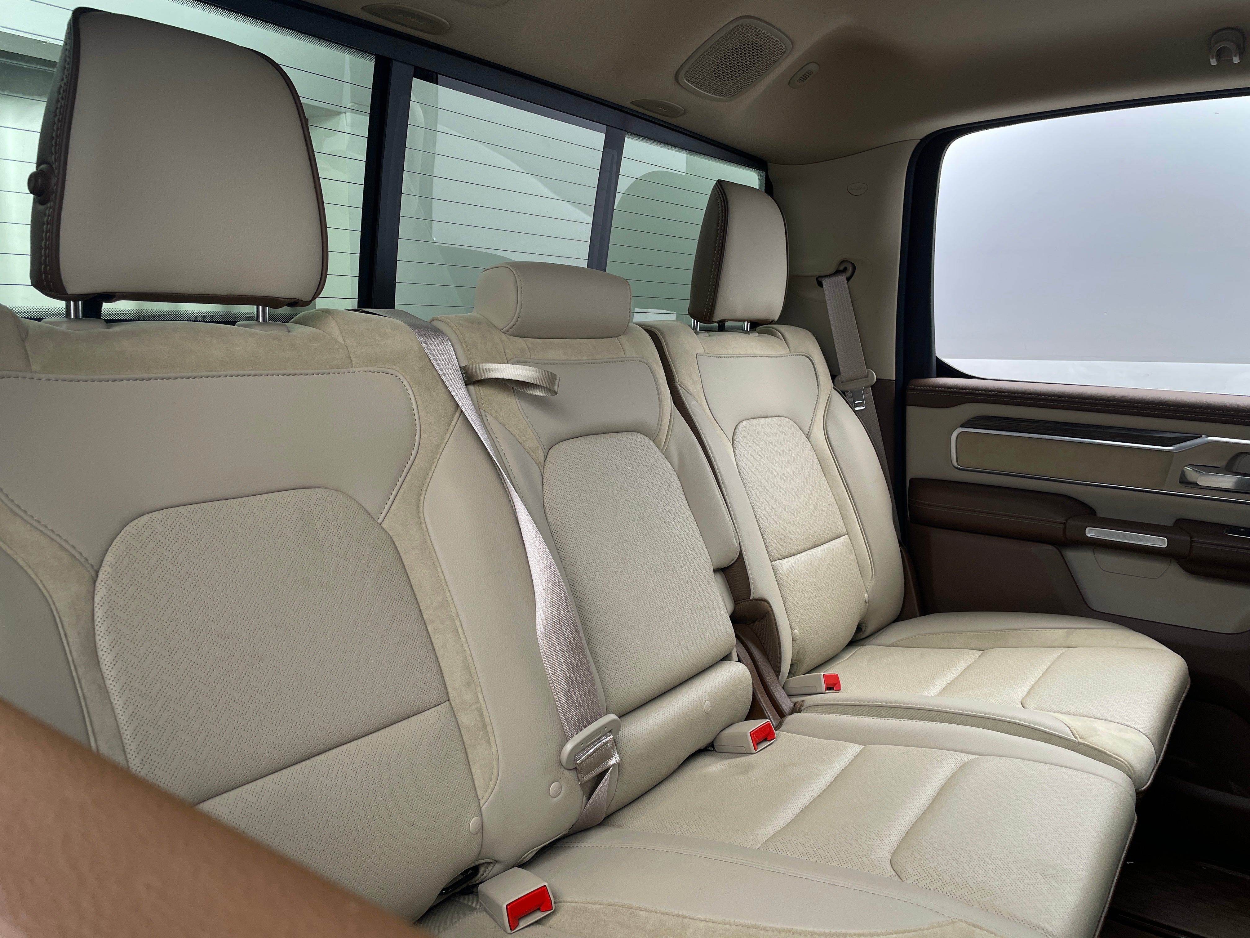 2019 RAM 1500 Laramie 5