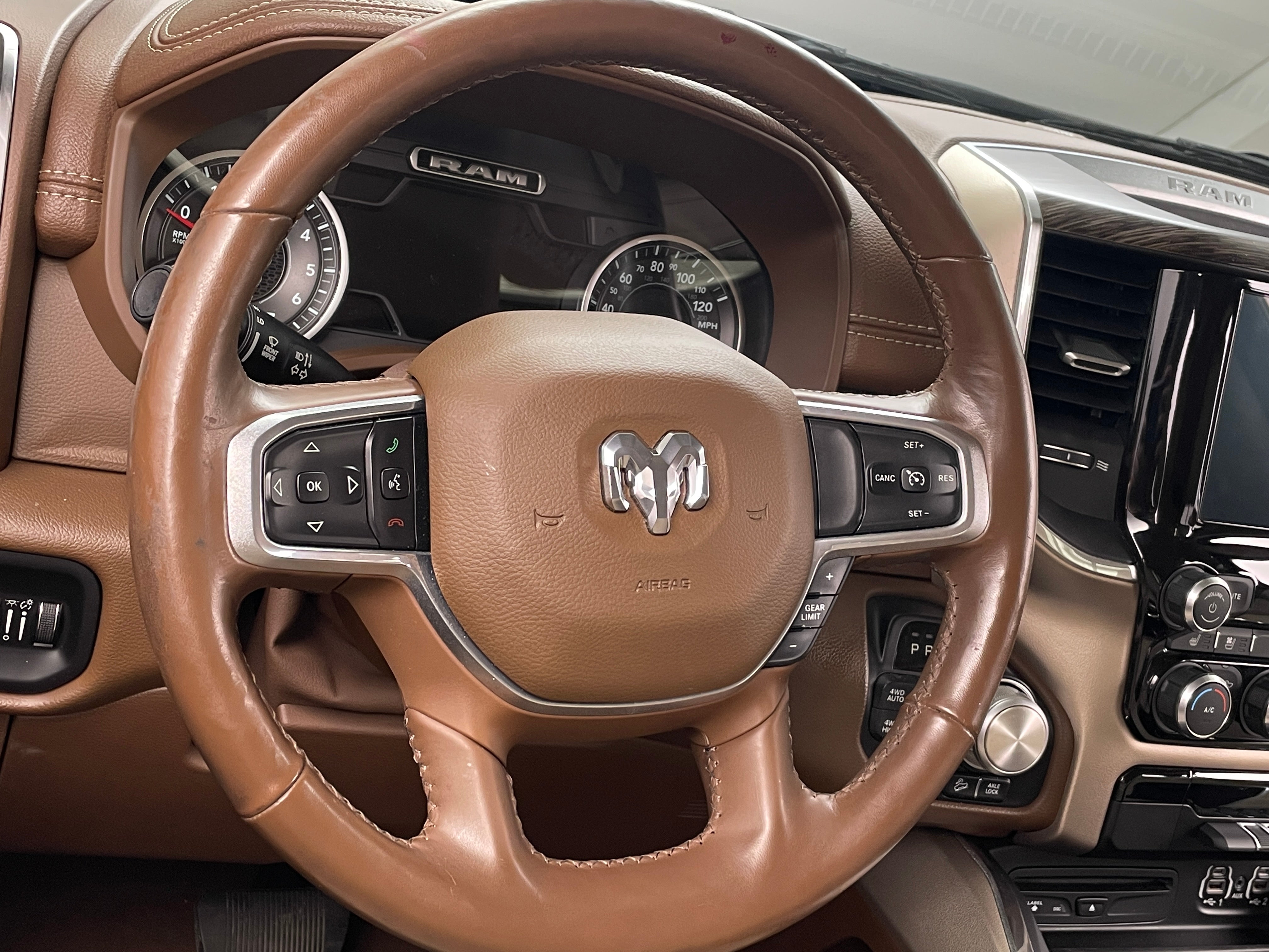 2019 RAM 1500 Laramie 4