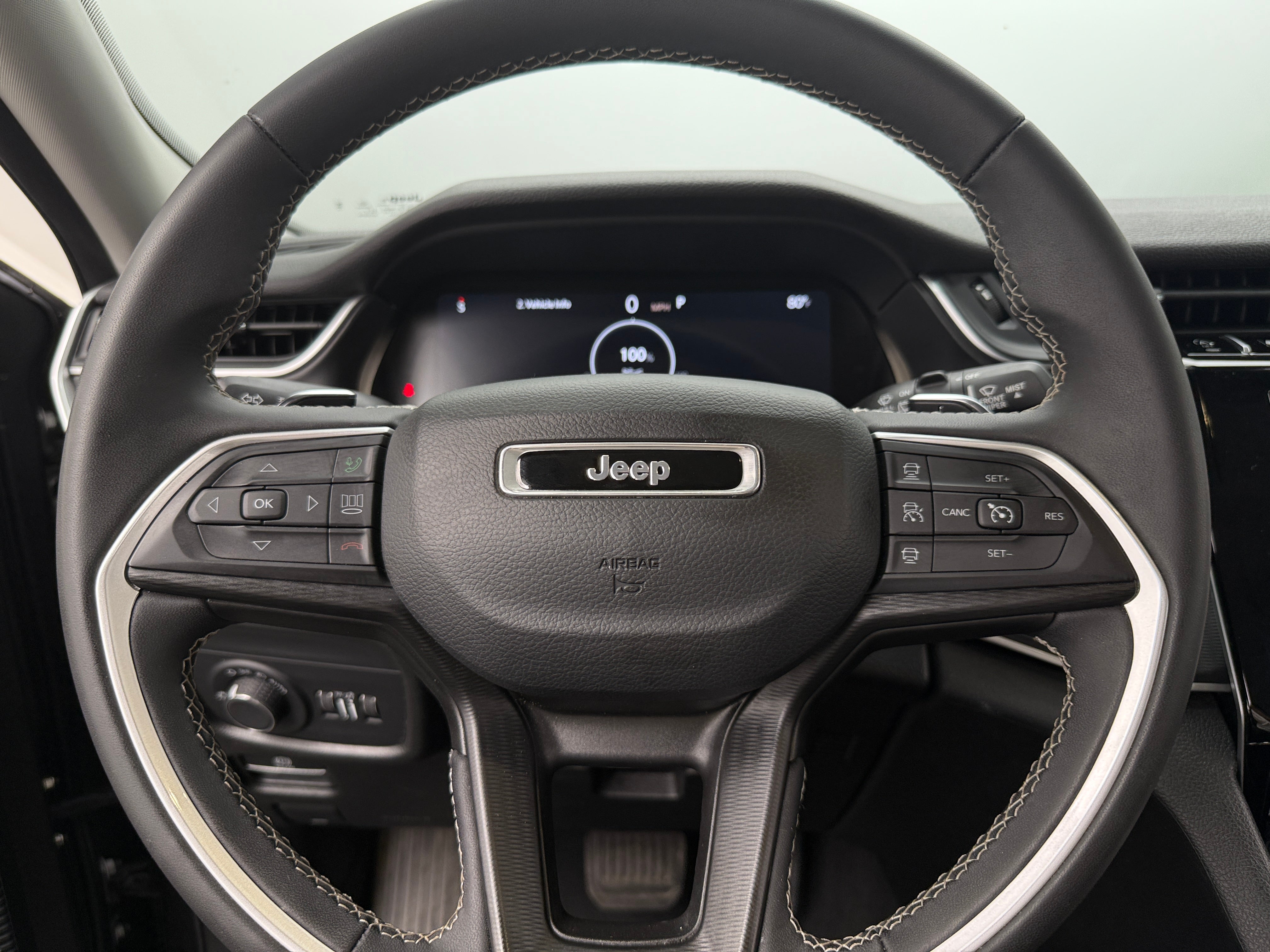 2023 Jeep Grand Cherokee L Laredo 5