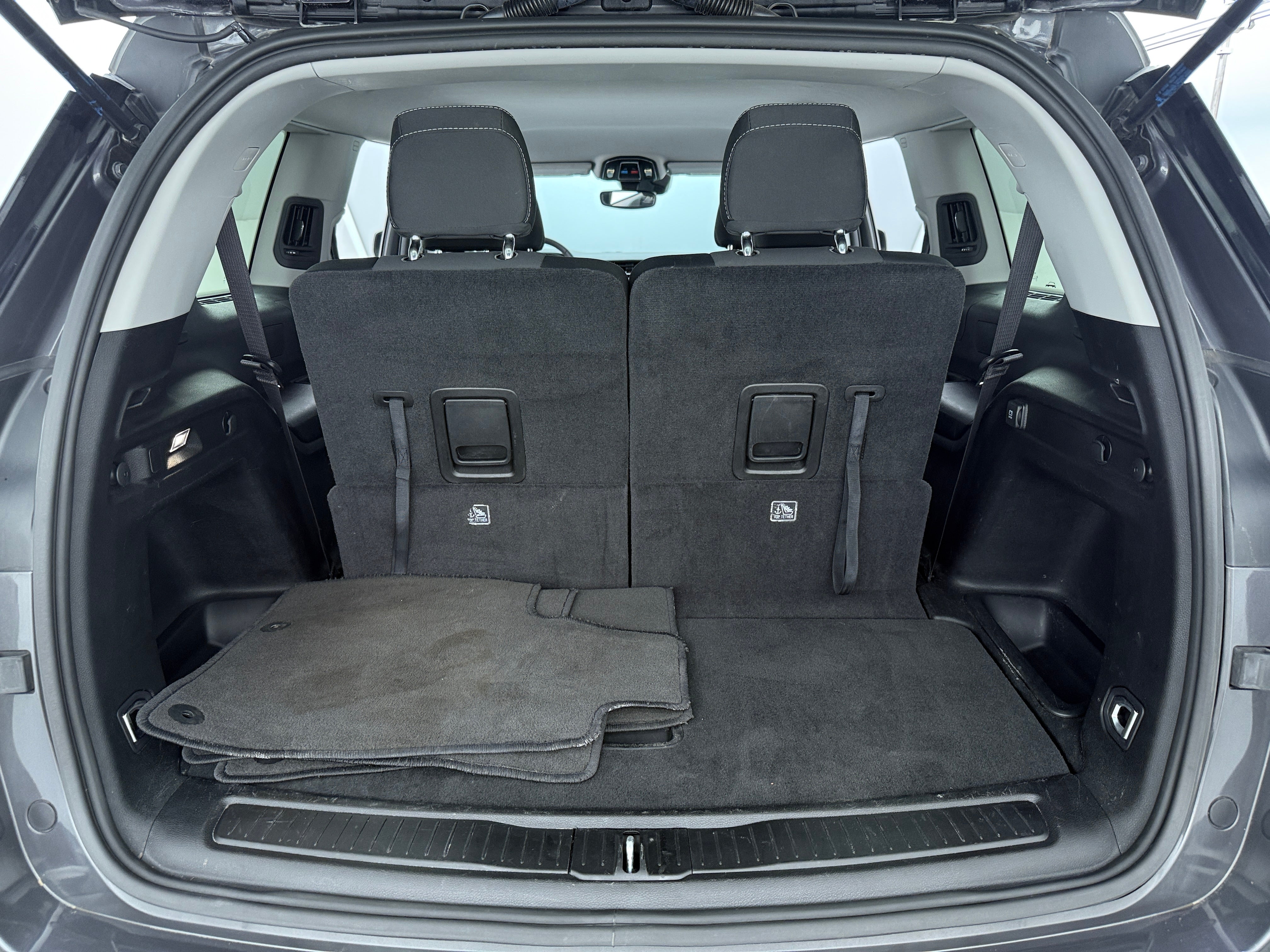 2023 Jeep Grand Cherokee L Laredo 7