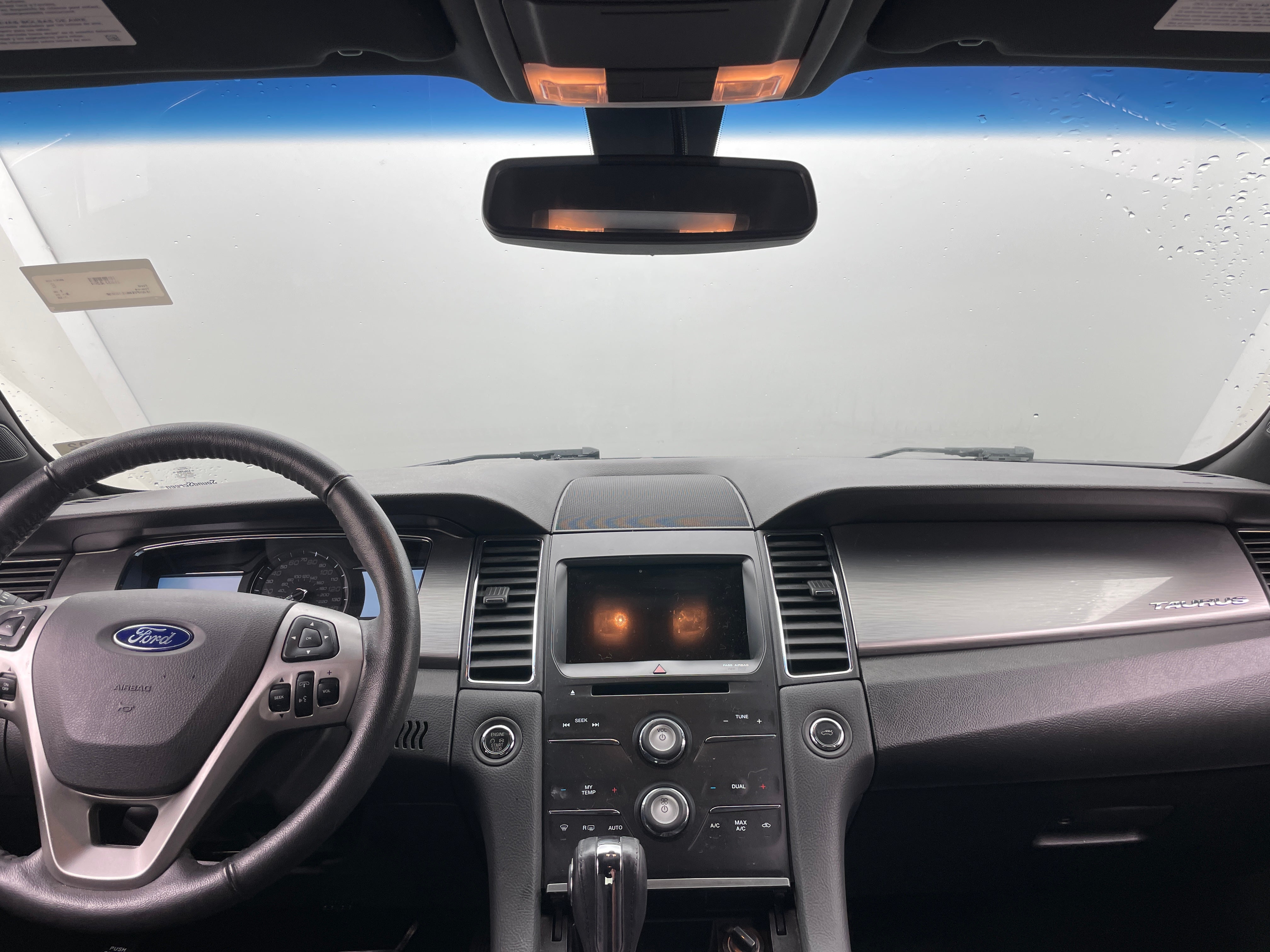 2018 Ford Taurus SEL 3