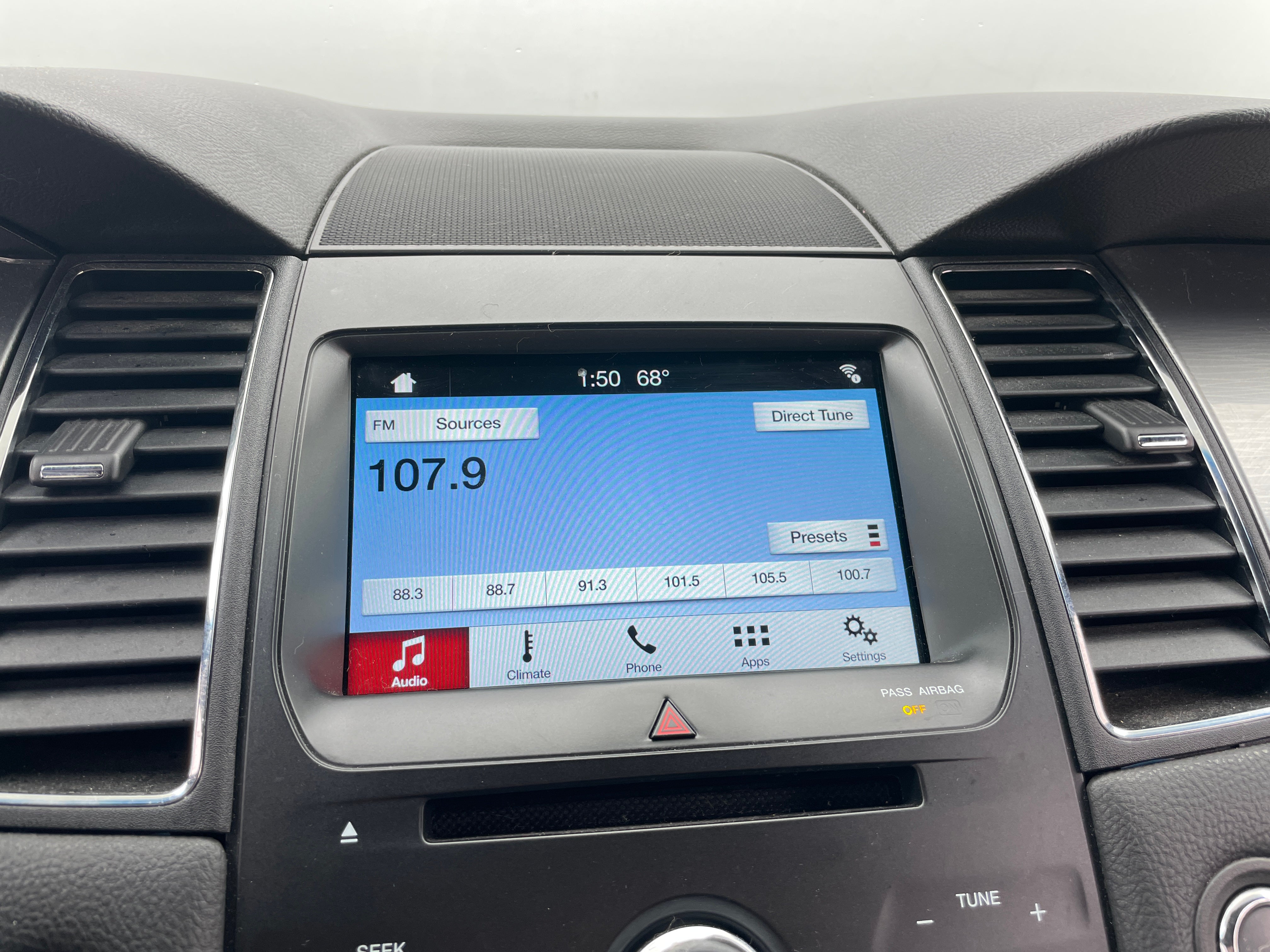 2018 Ford Taurus SEL 4