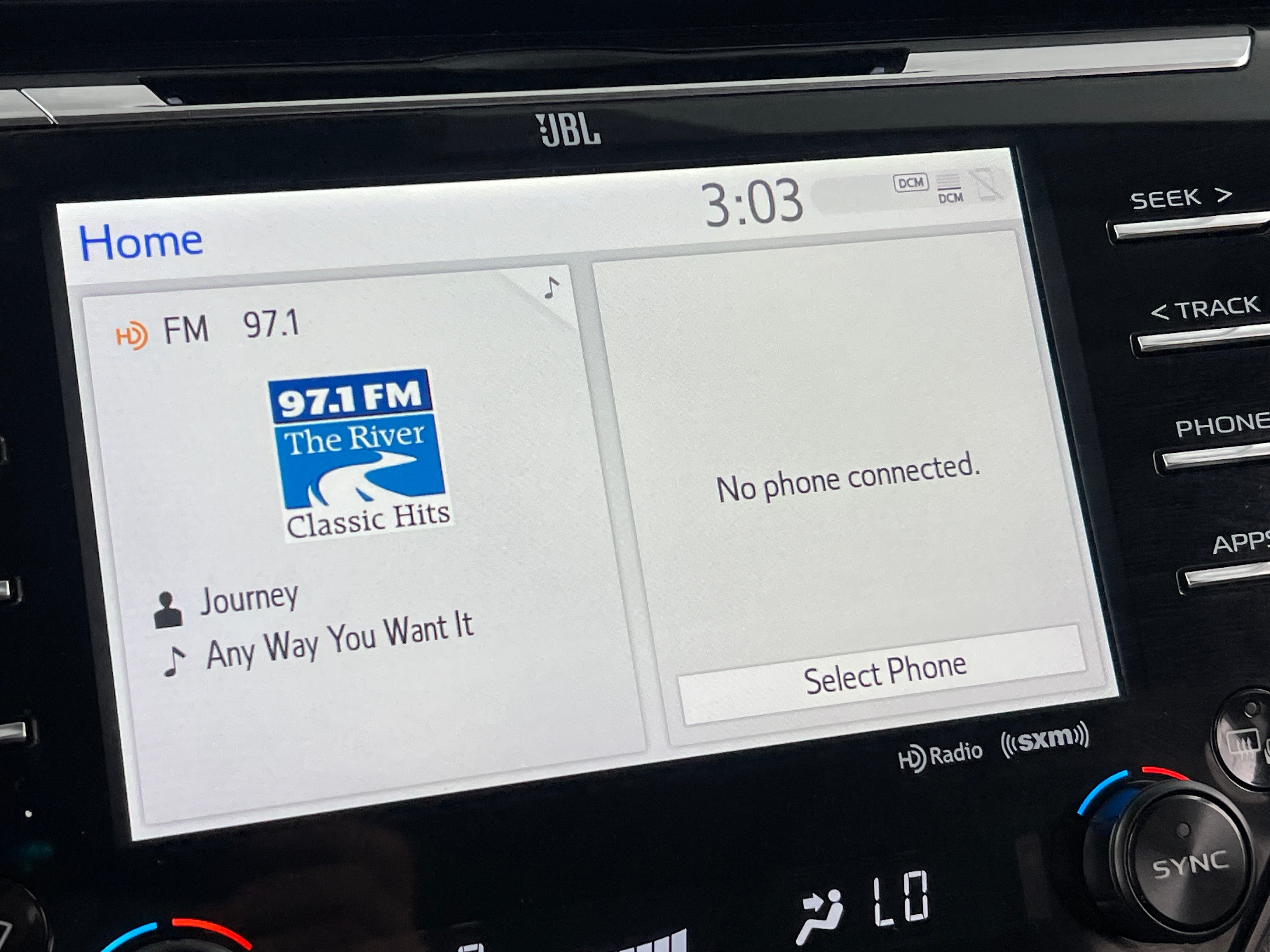 2019 Toyota Camry XLE 3
