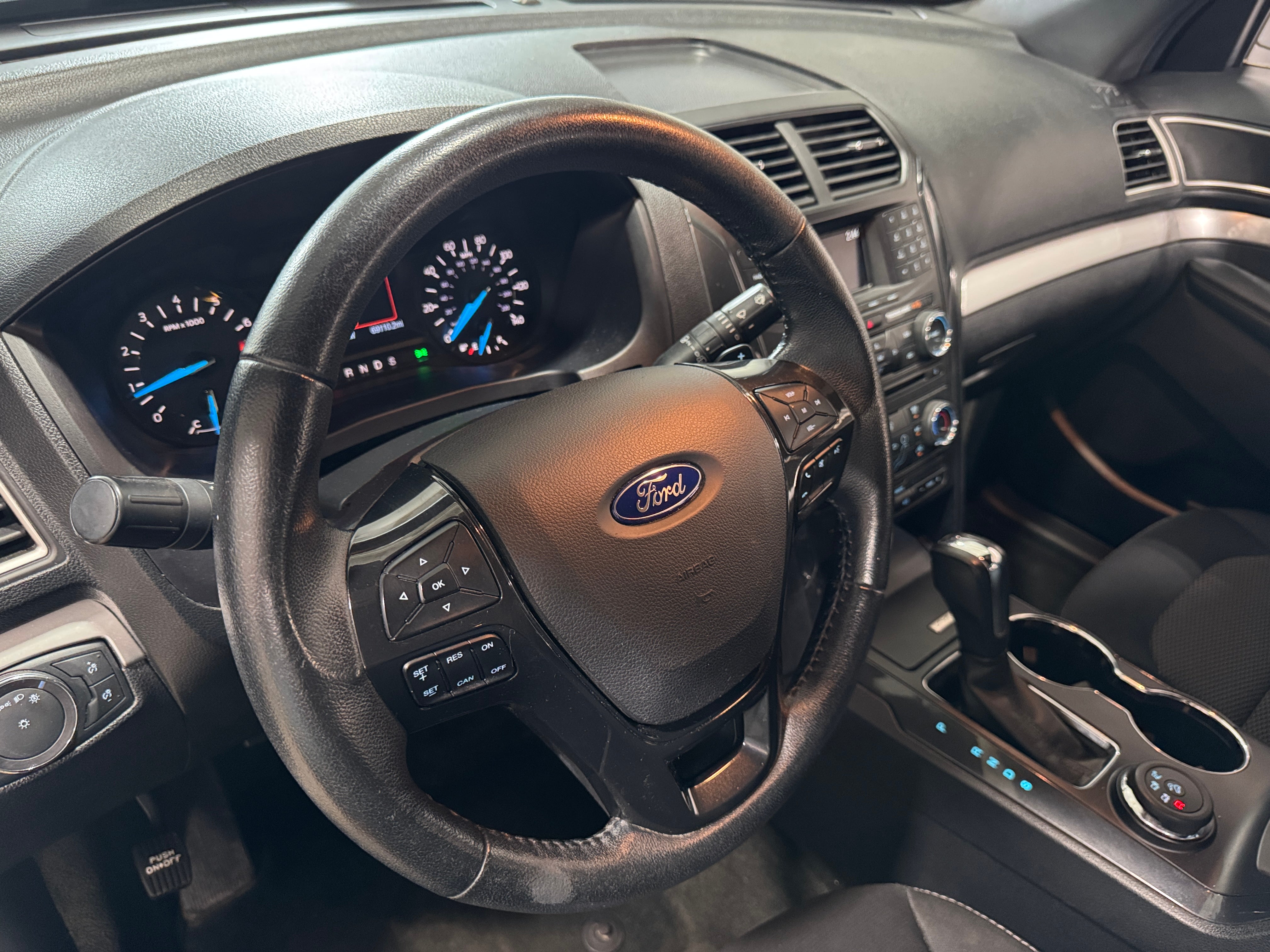 2017 Ford Explorer XLT 3