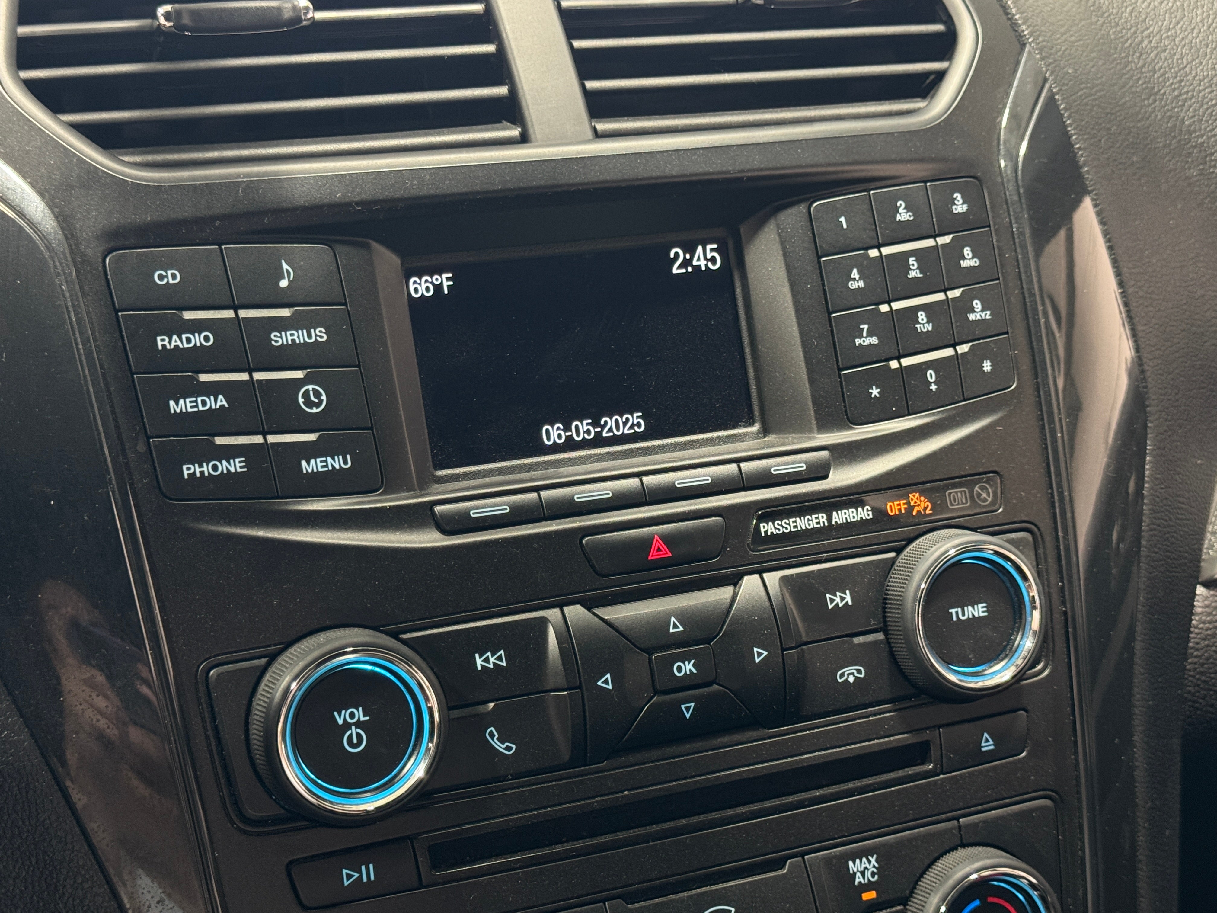 2017 Ford Explorer XLT 4