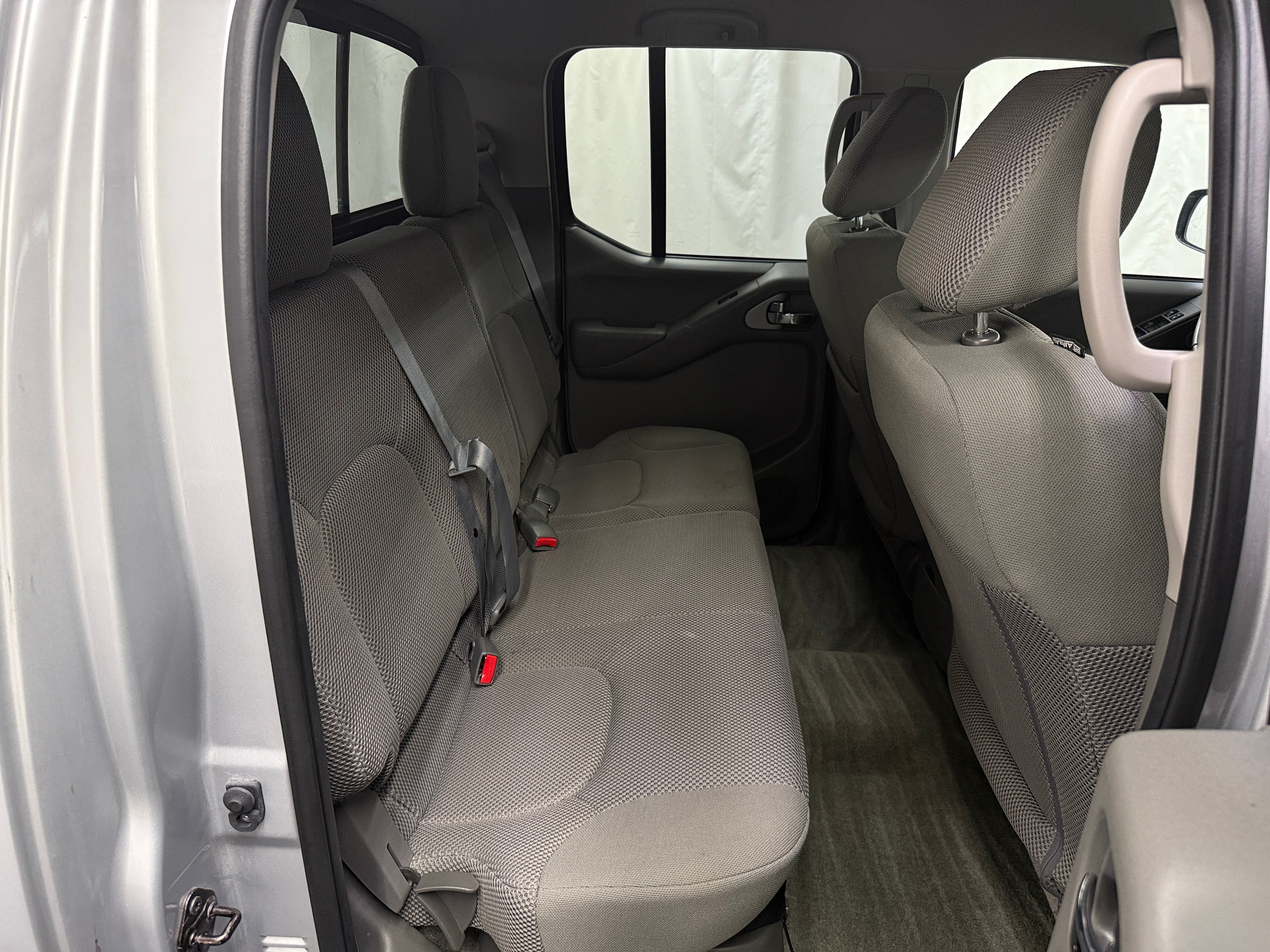 2015 Nissan Frontier SV 6
