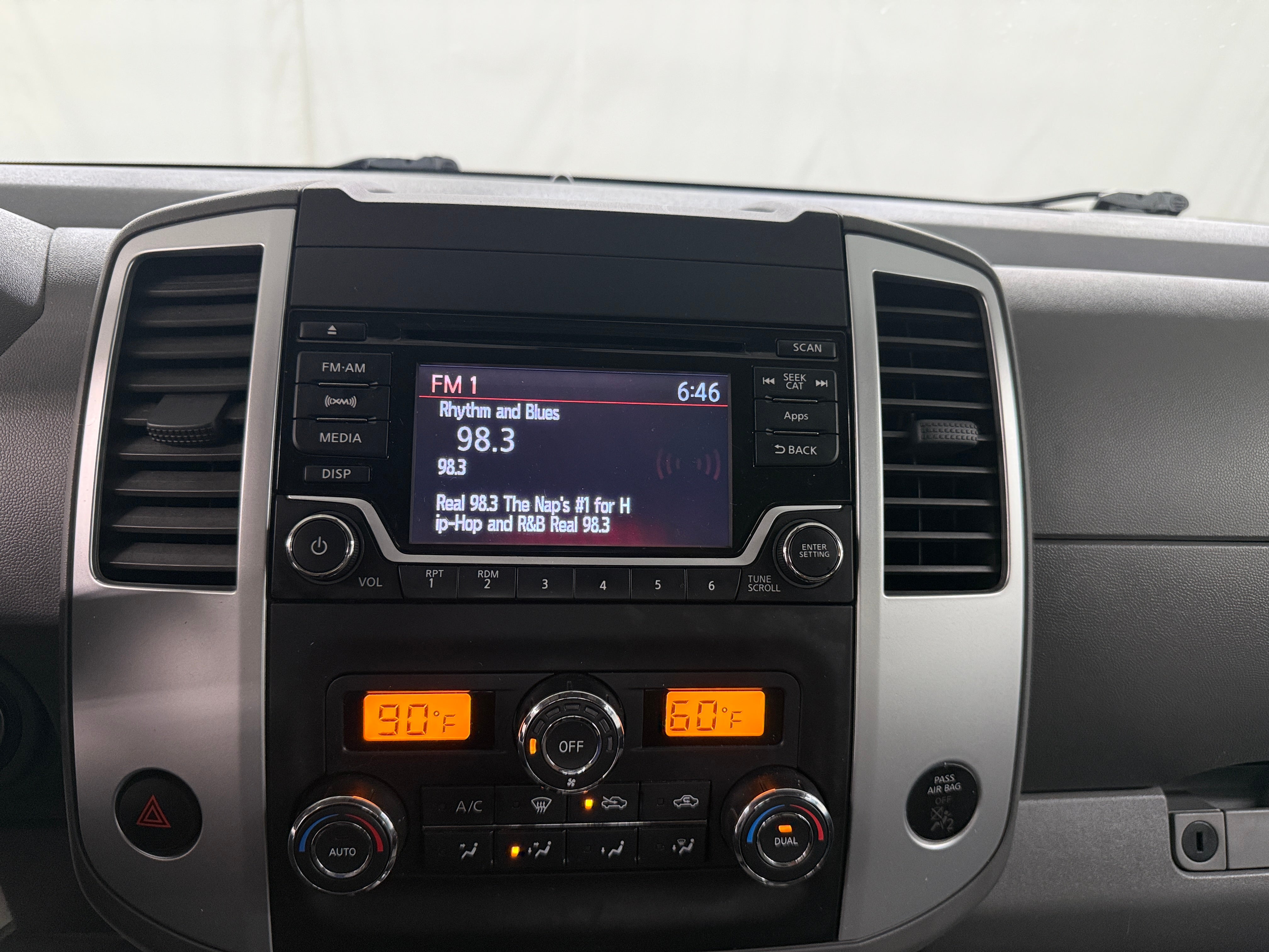 2015 Nissan Frontier SV 4