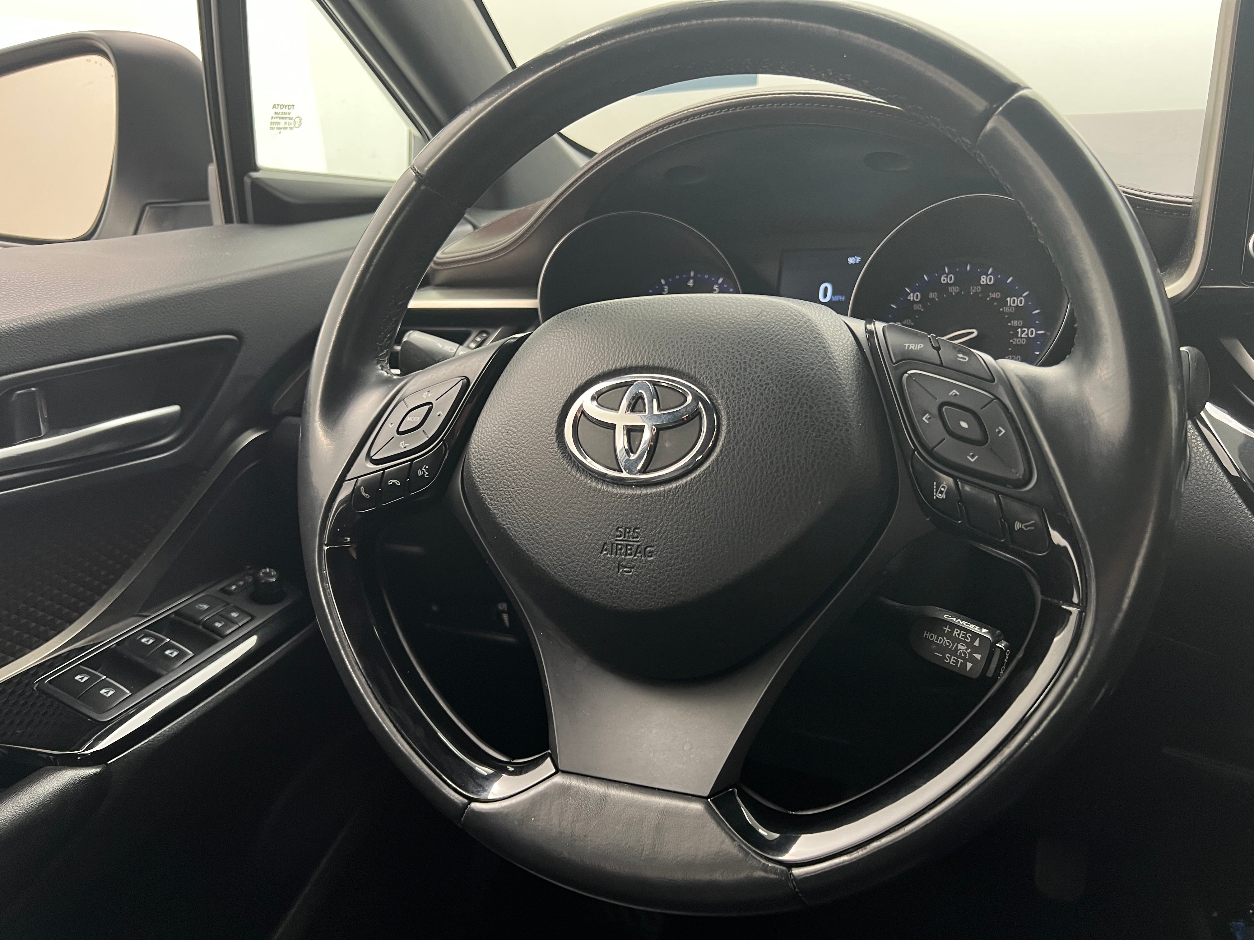 2019 Toyota C-HR Limited 4