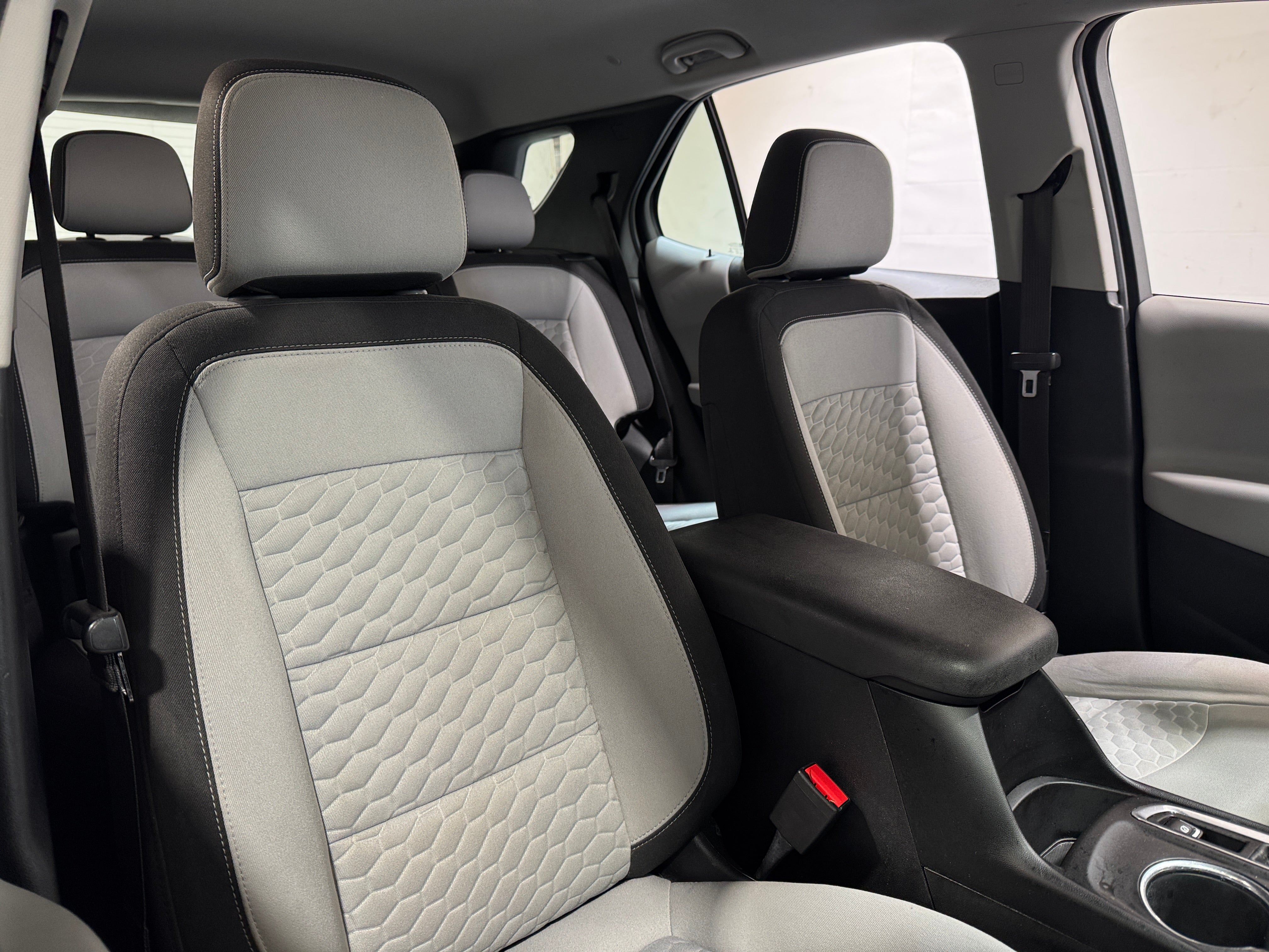 2018 Chevrolet Equinox LS 2