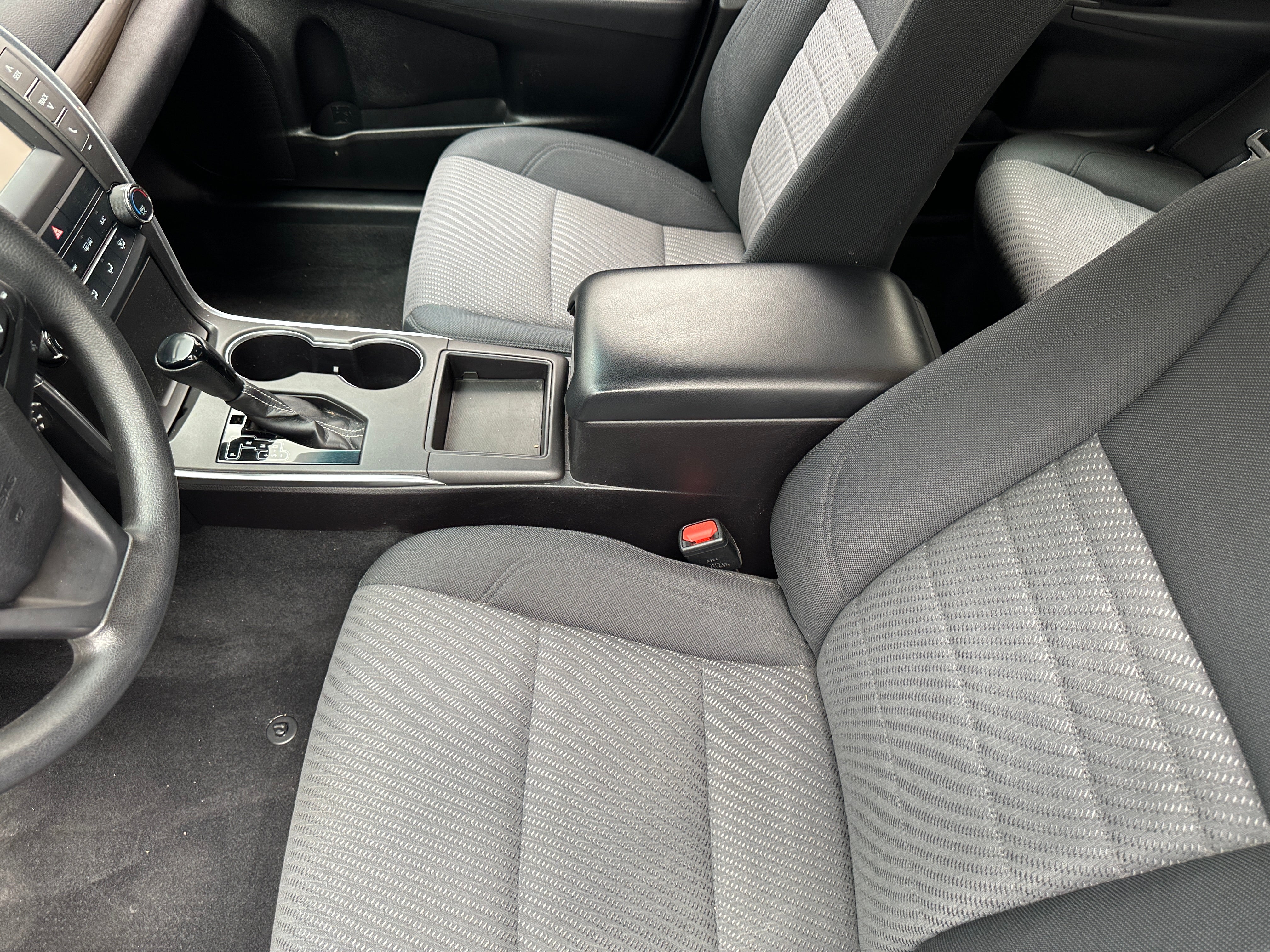 2017 Toyota Camry LE 2