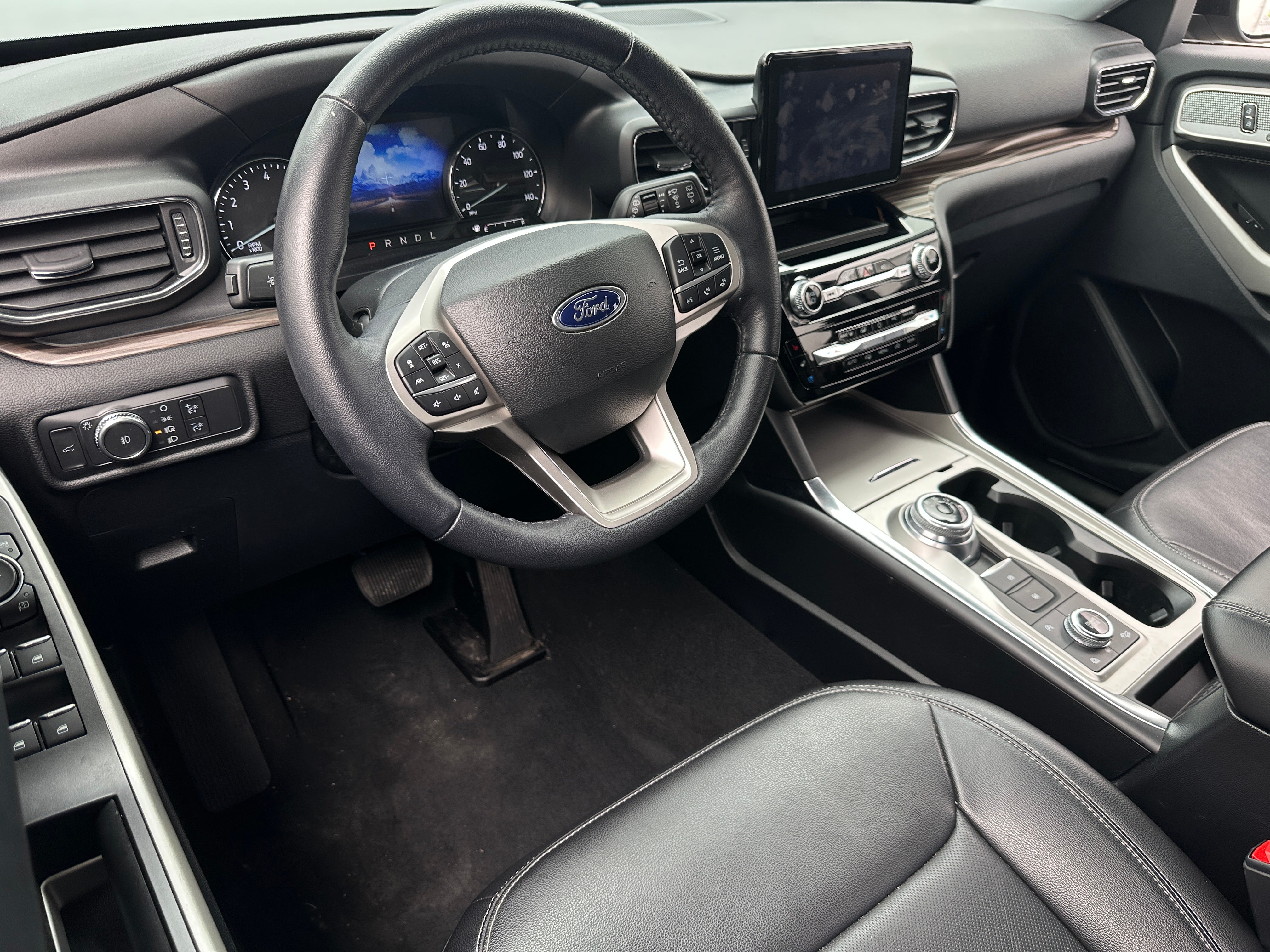 2022 Ford Explorer Limited 2