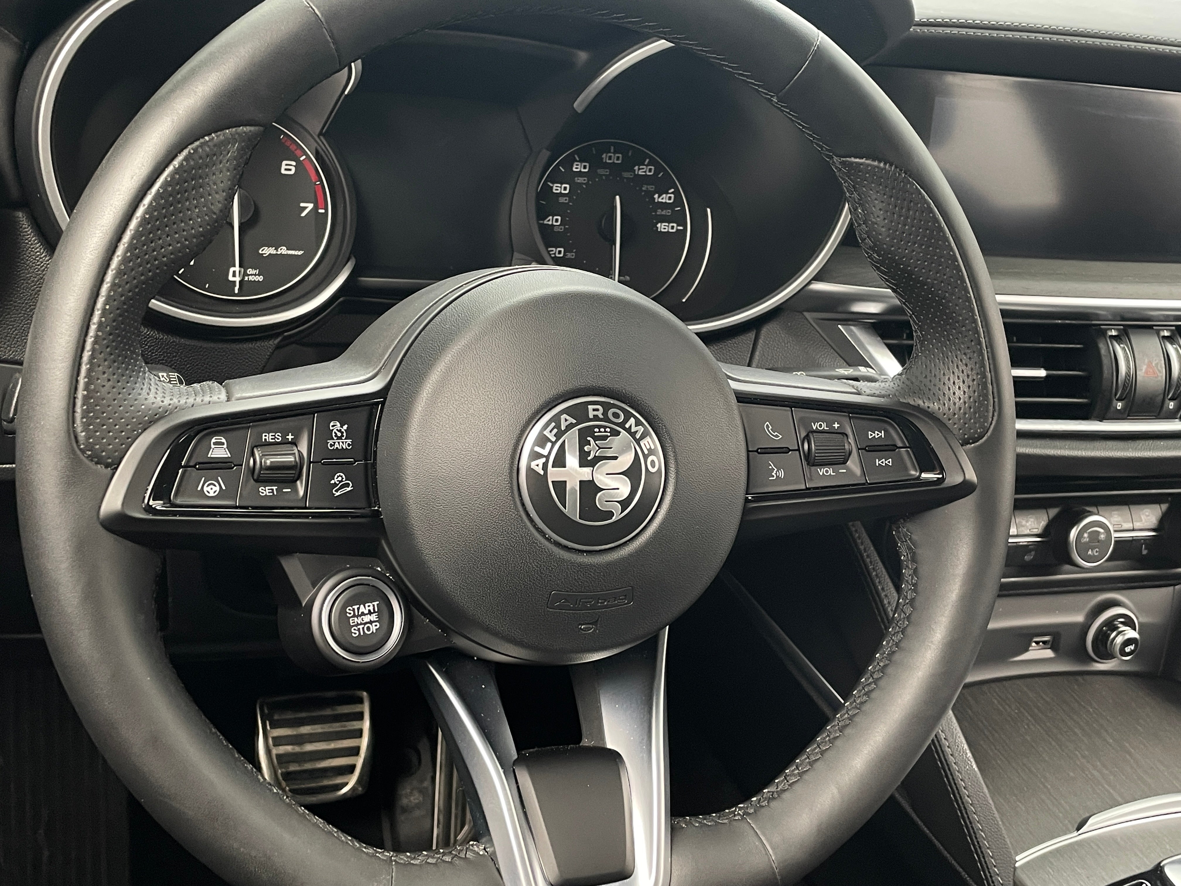 2023 Alfa Romeo Stelvio Ti 4