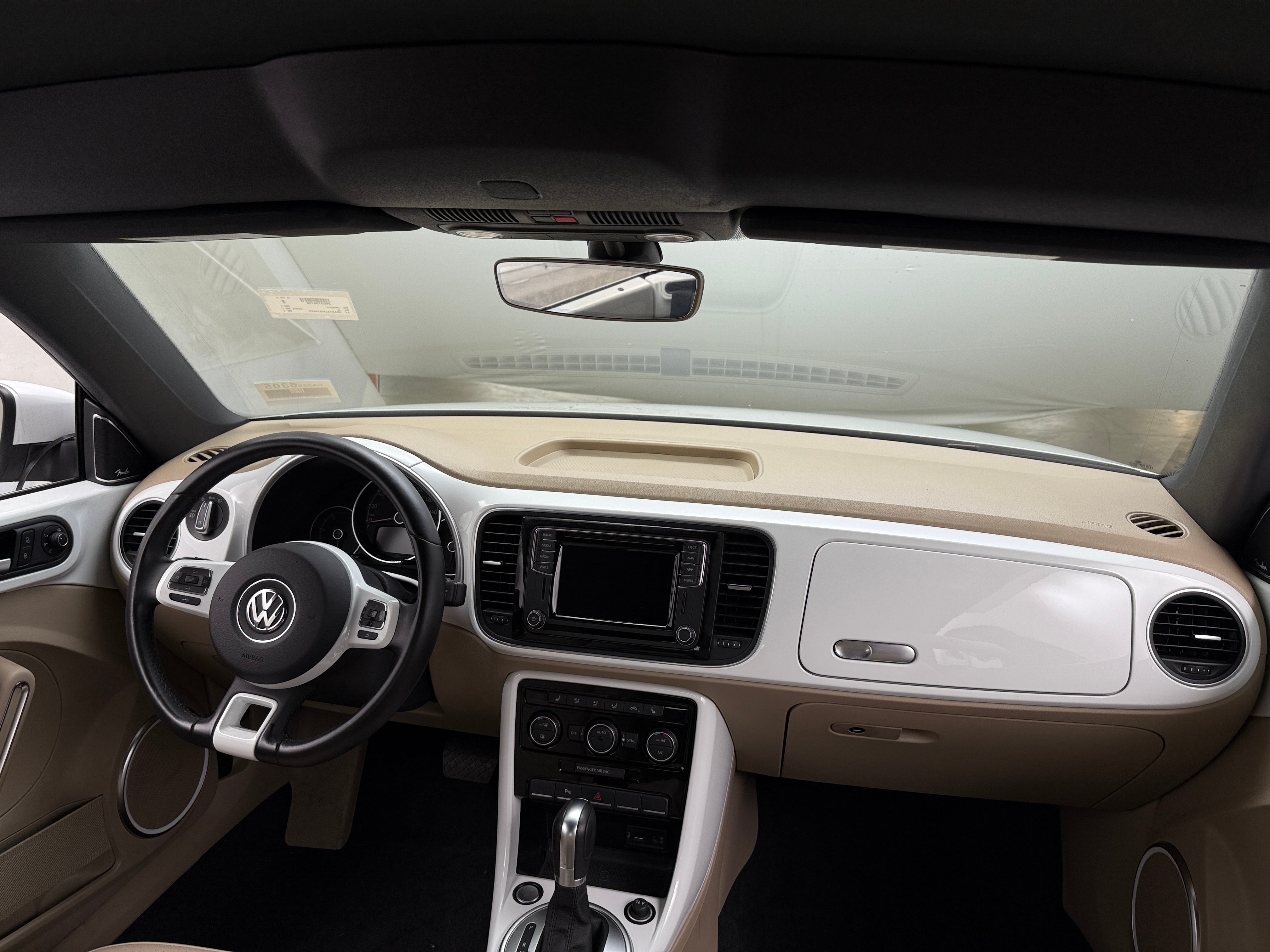 2018 Volkswagen Beetle SE 2