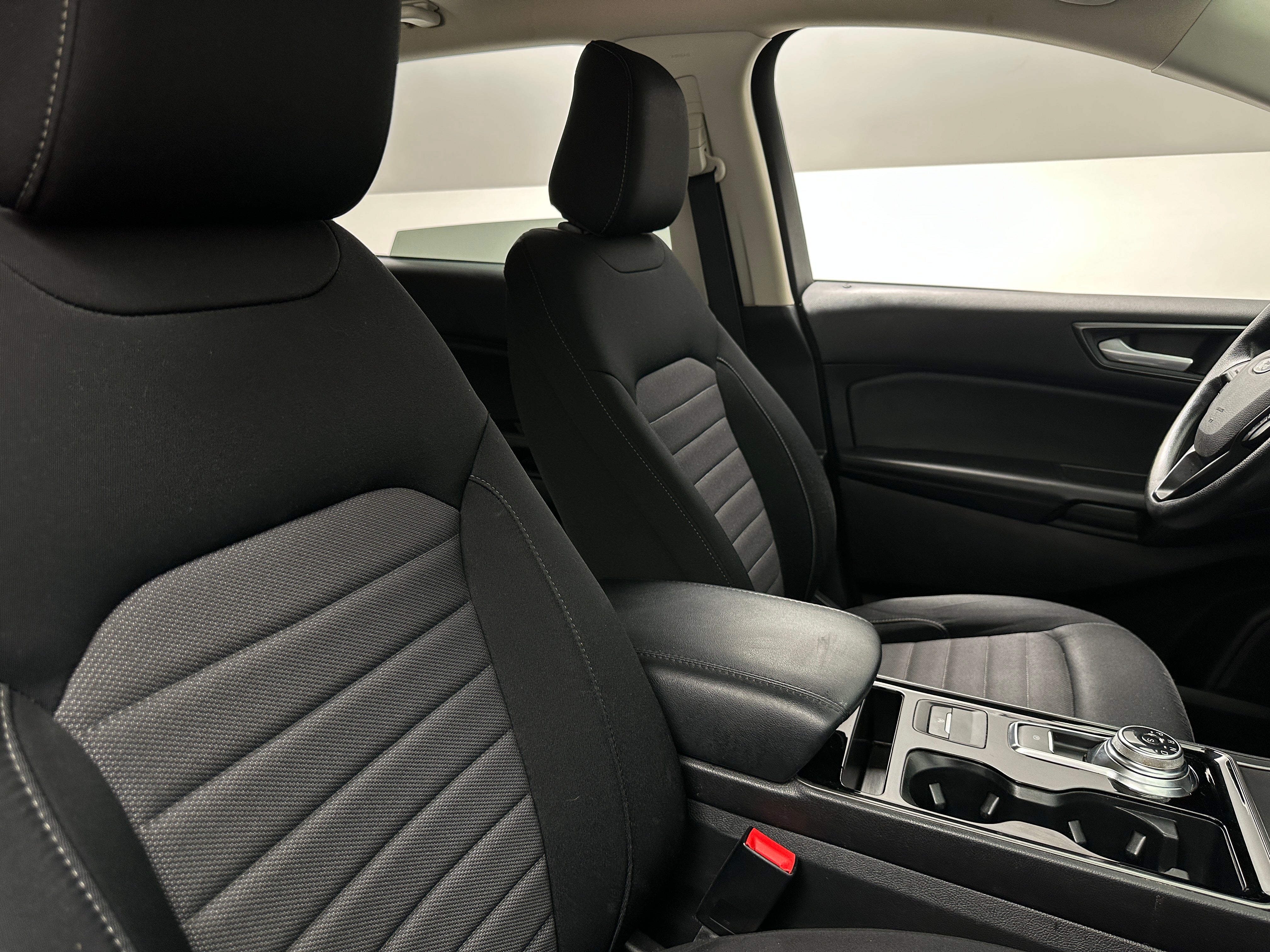 2020 Ford Edge SE 2