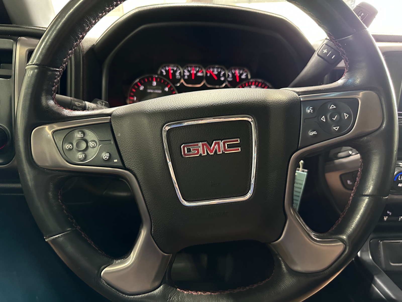 Thumbnail: 2016 GMC Sierra 1500 - 4
