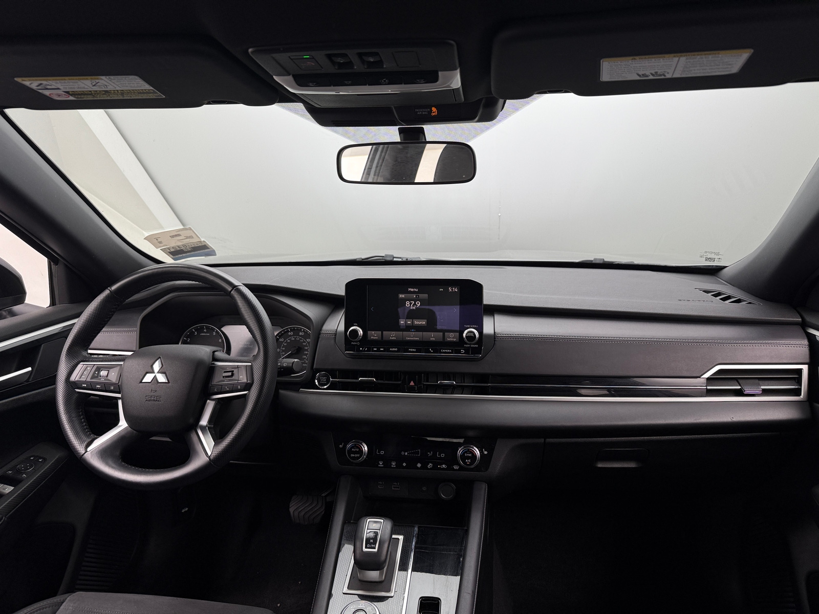 Thumbnail: 2022 Mitsubishi Outlander - 2