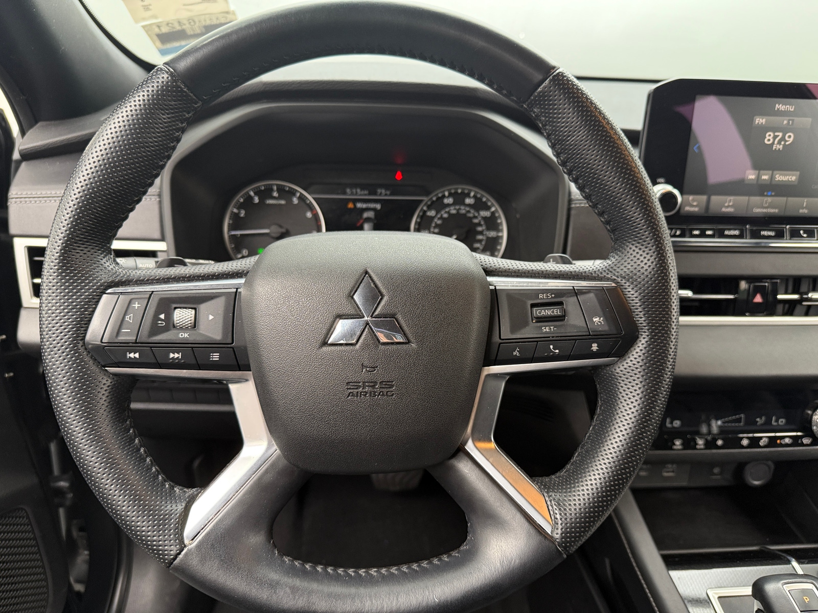 Thumbnail: 2022 Mitsubishi Outlander - 4