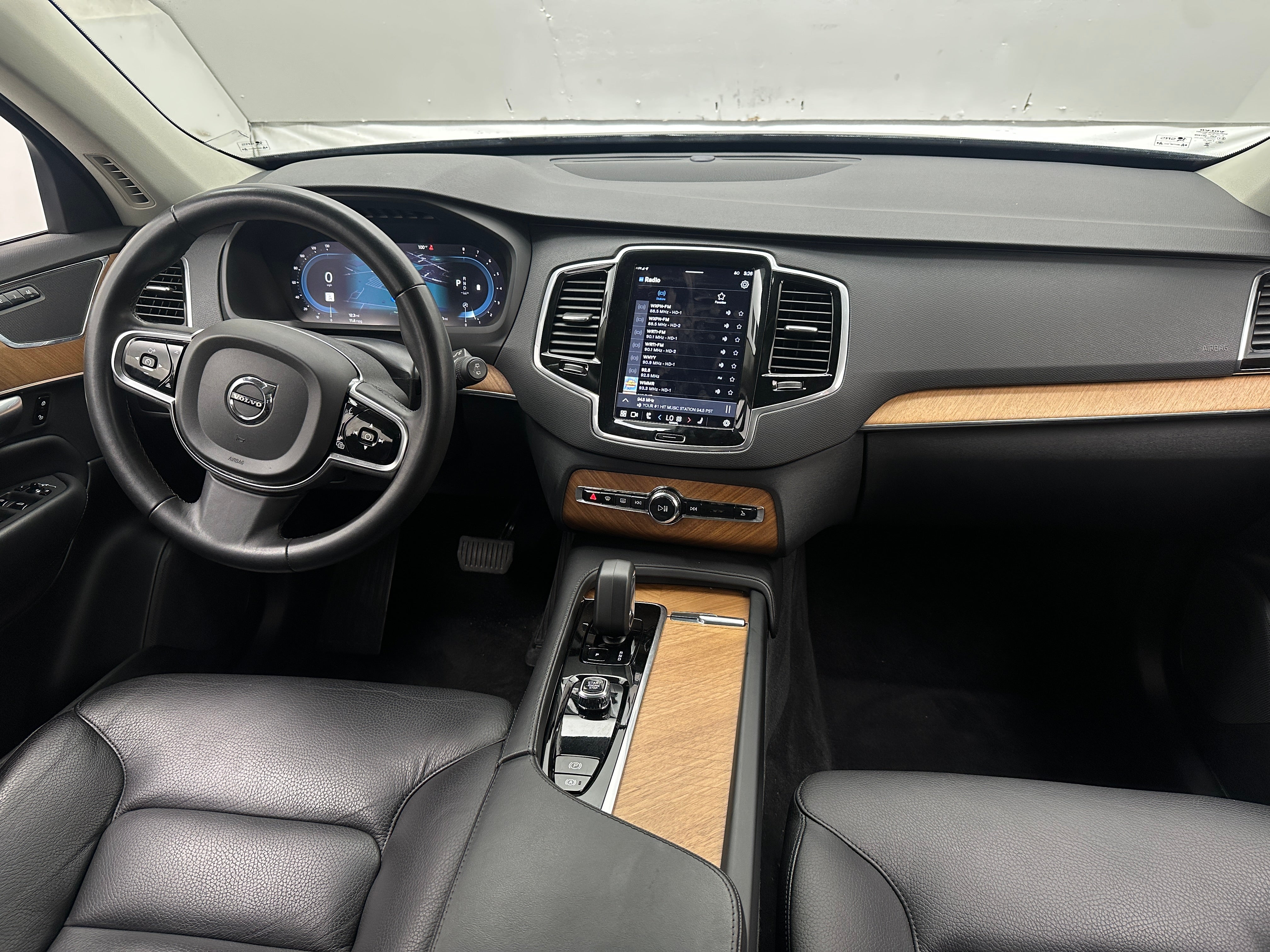 2023 Volvo XC90 B6 Plus 2