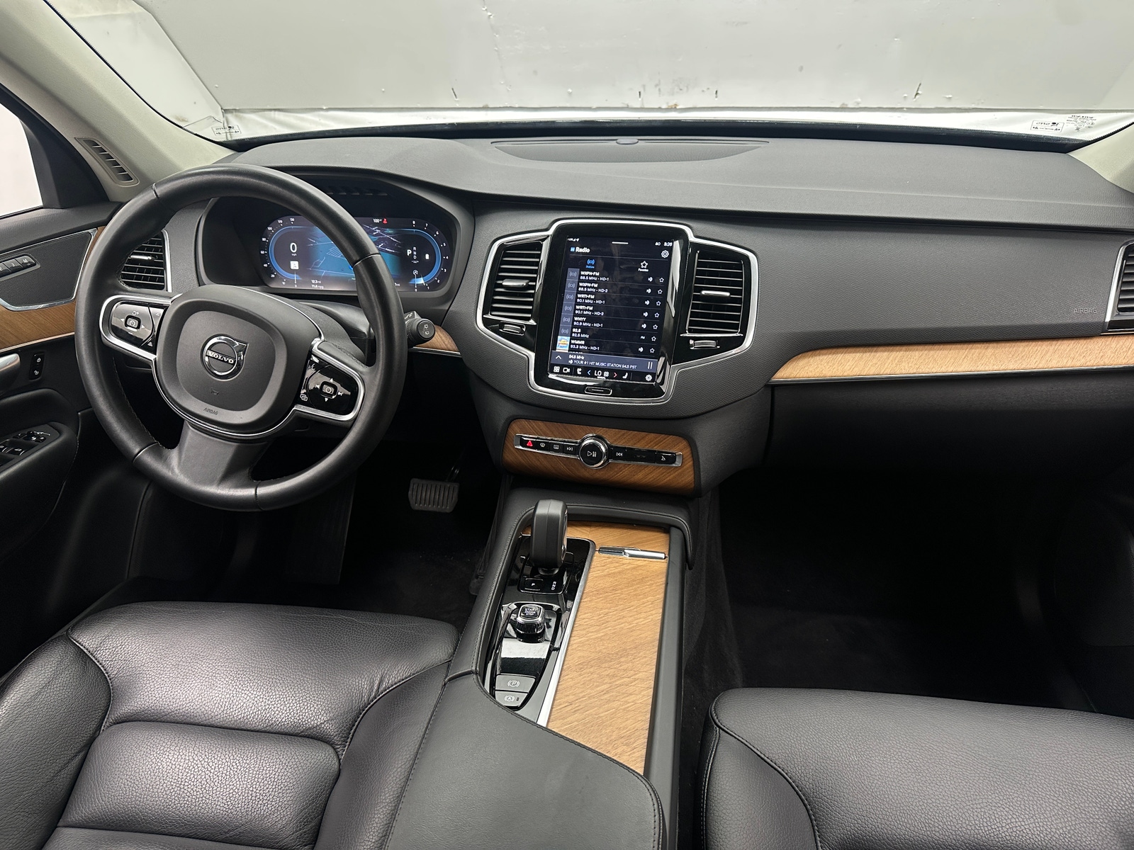 Thumbnail: 2023 Volvo XC90 - 2