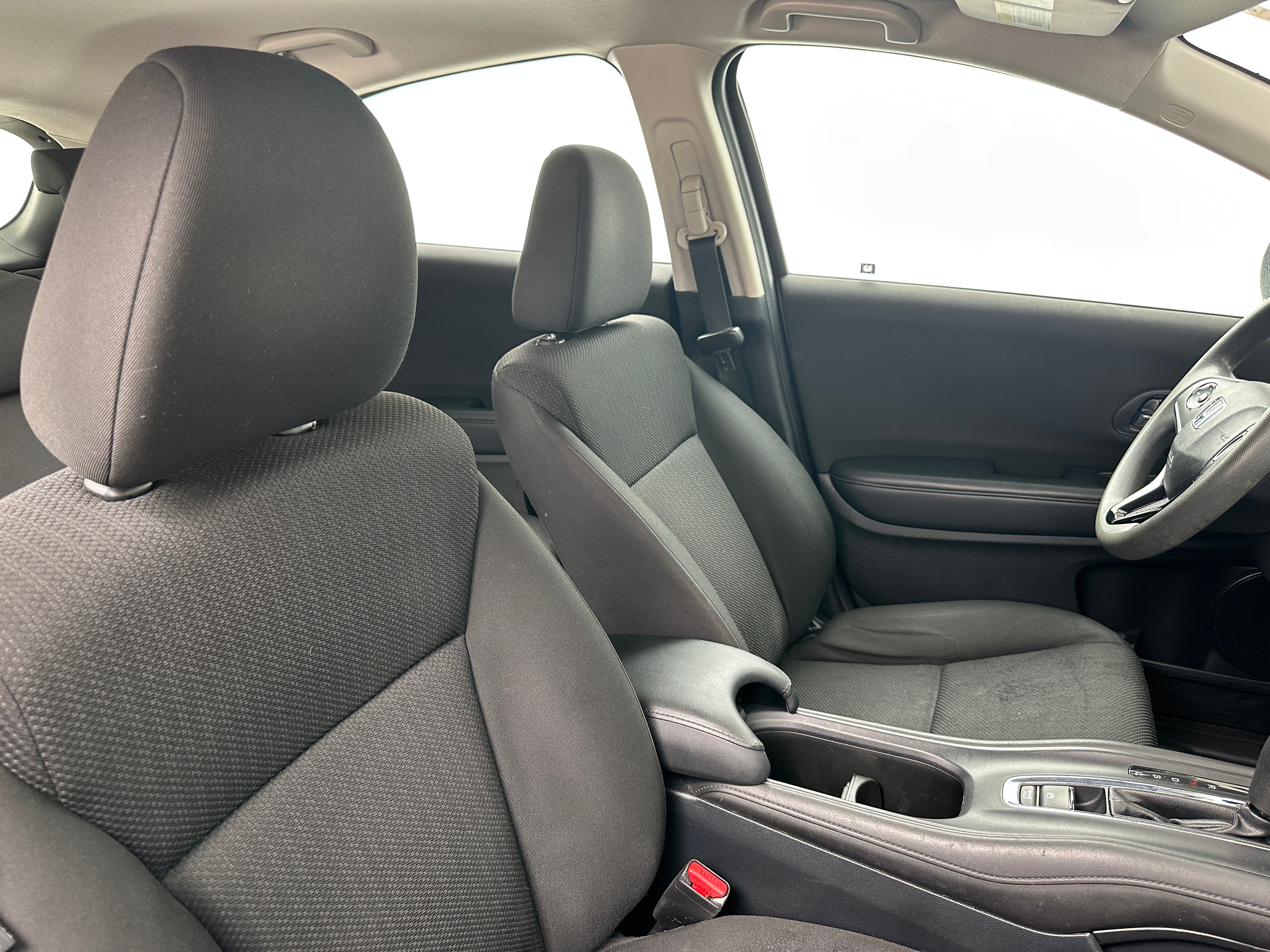 2017 Honda HR-V LX 2