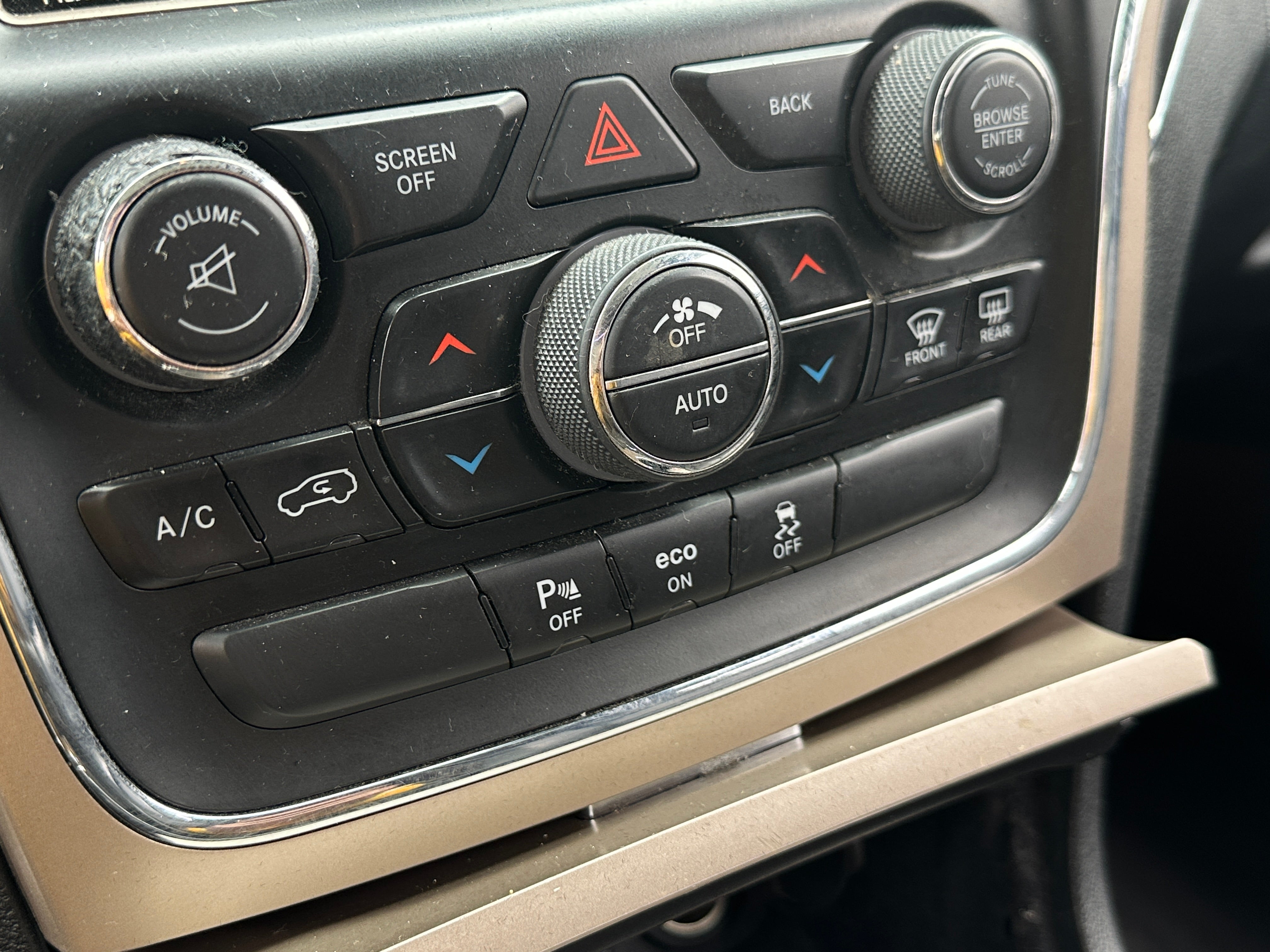 2015 Jeep Grand Cherokee Limited Edition 3