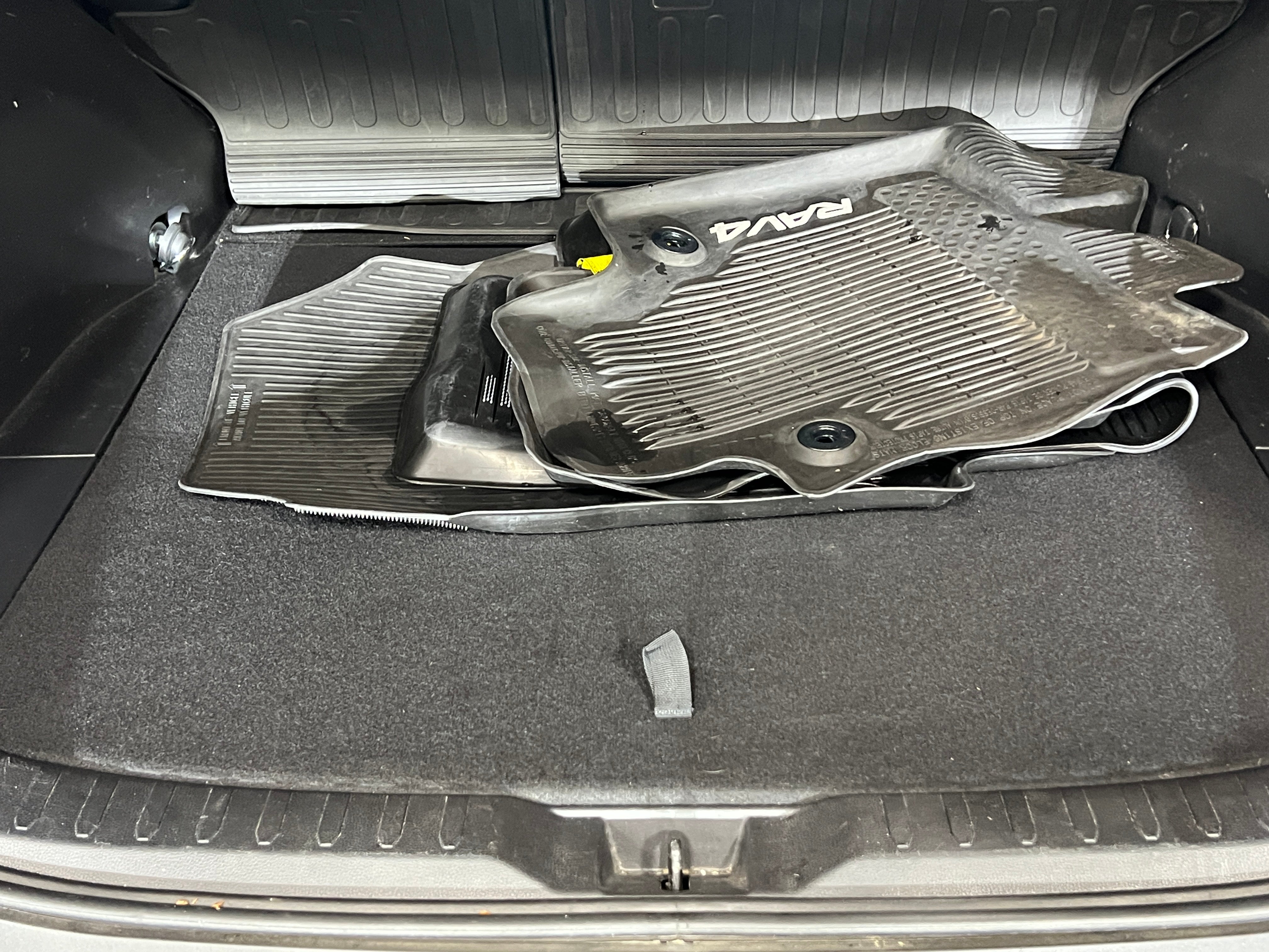 2019 Toyota RAV4 XLE Premium 6