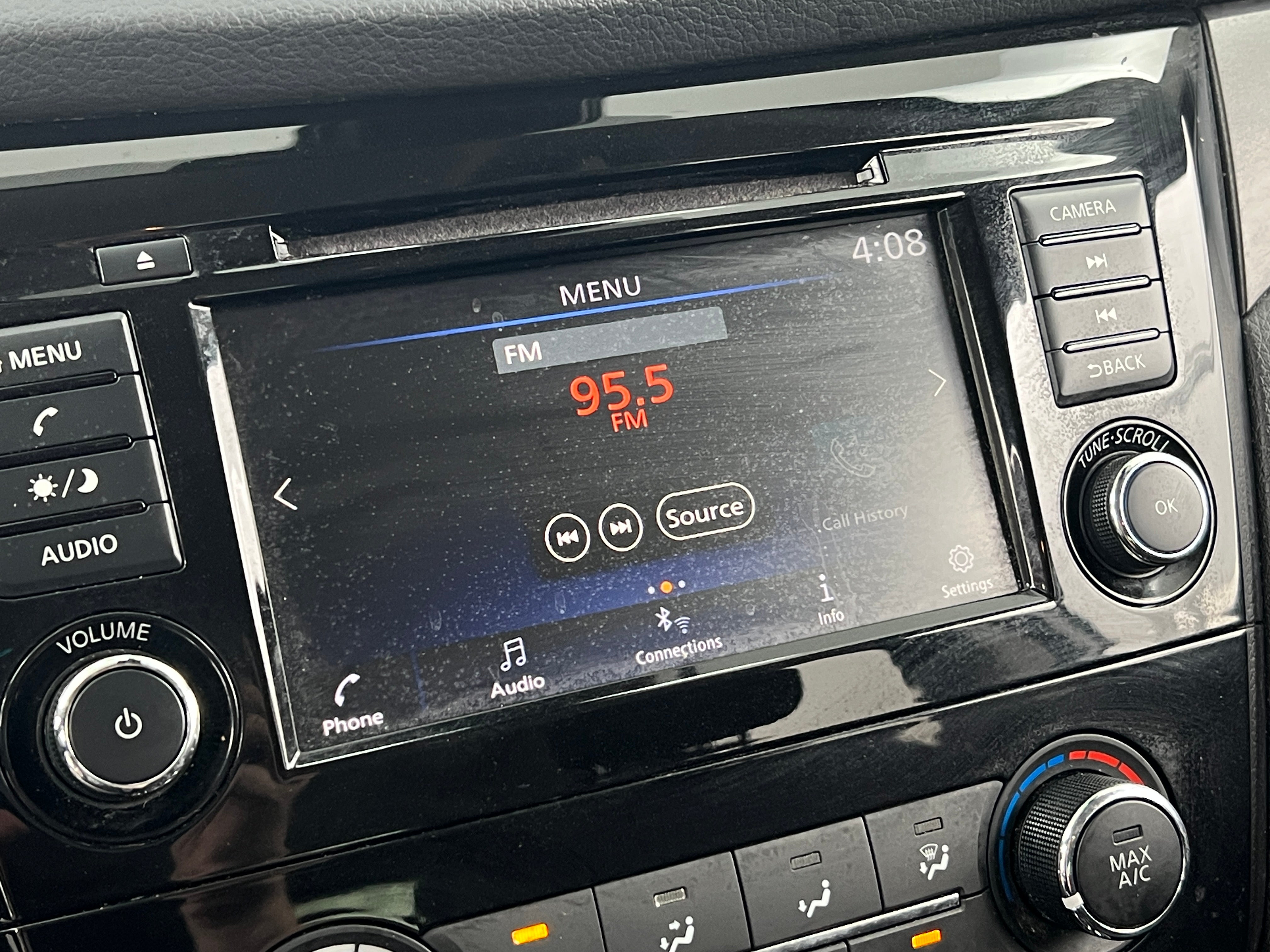 2021 Nissan Rogue Sport S 4