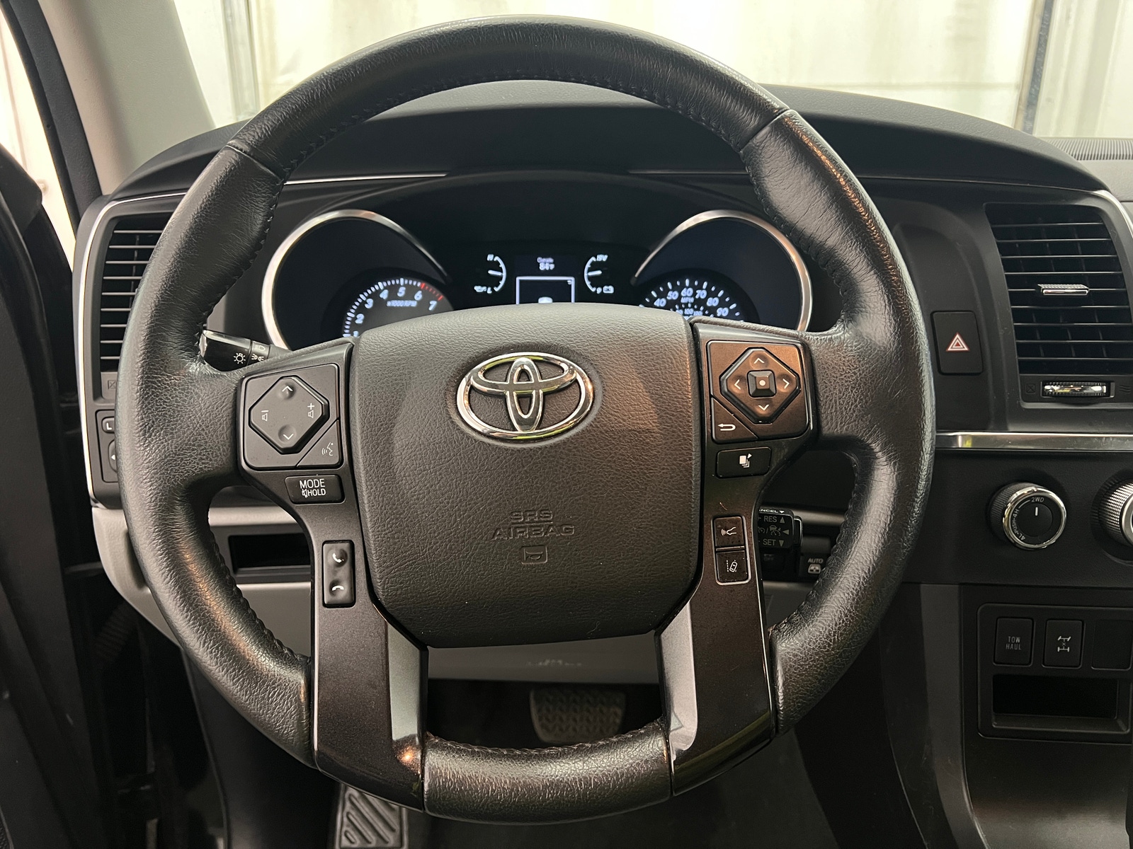 Thumbnail: 2020 Toyota Sequoia - 4
