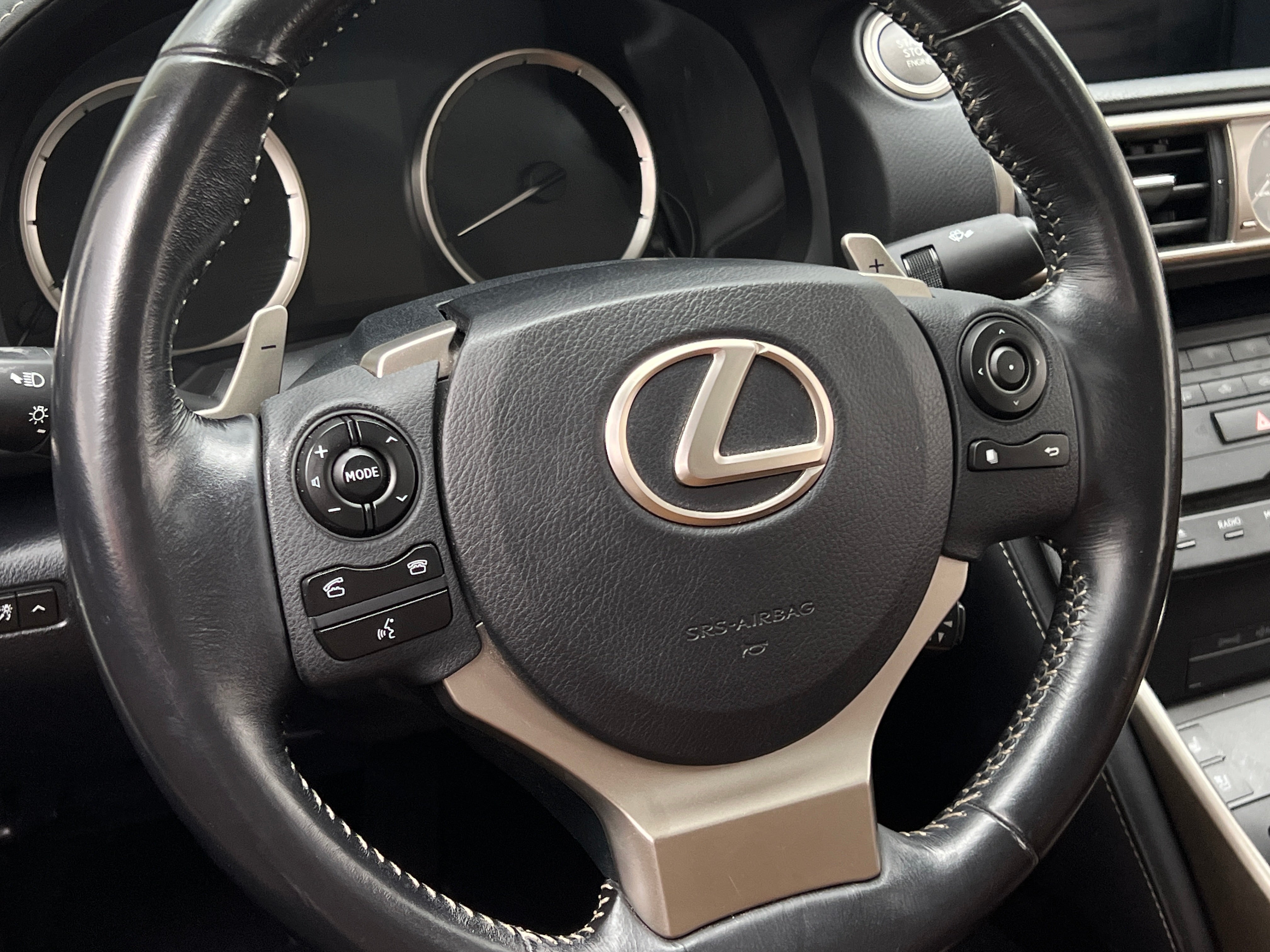 2016 Lexus IS 200t 4