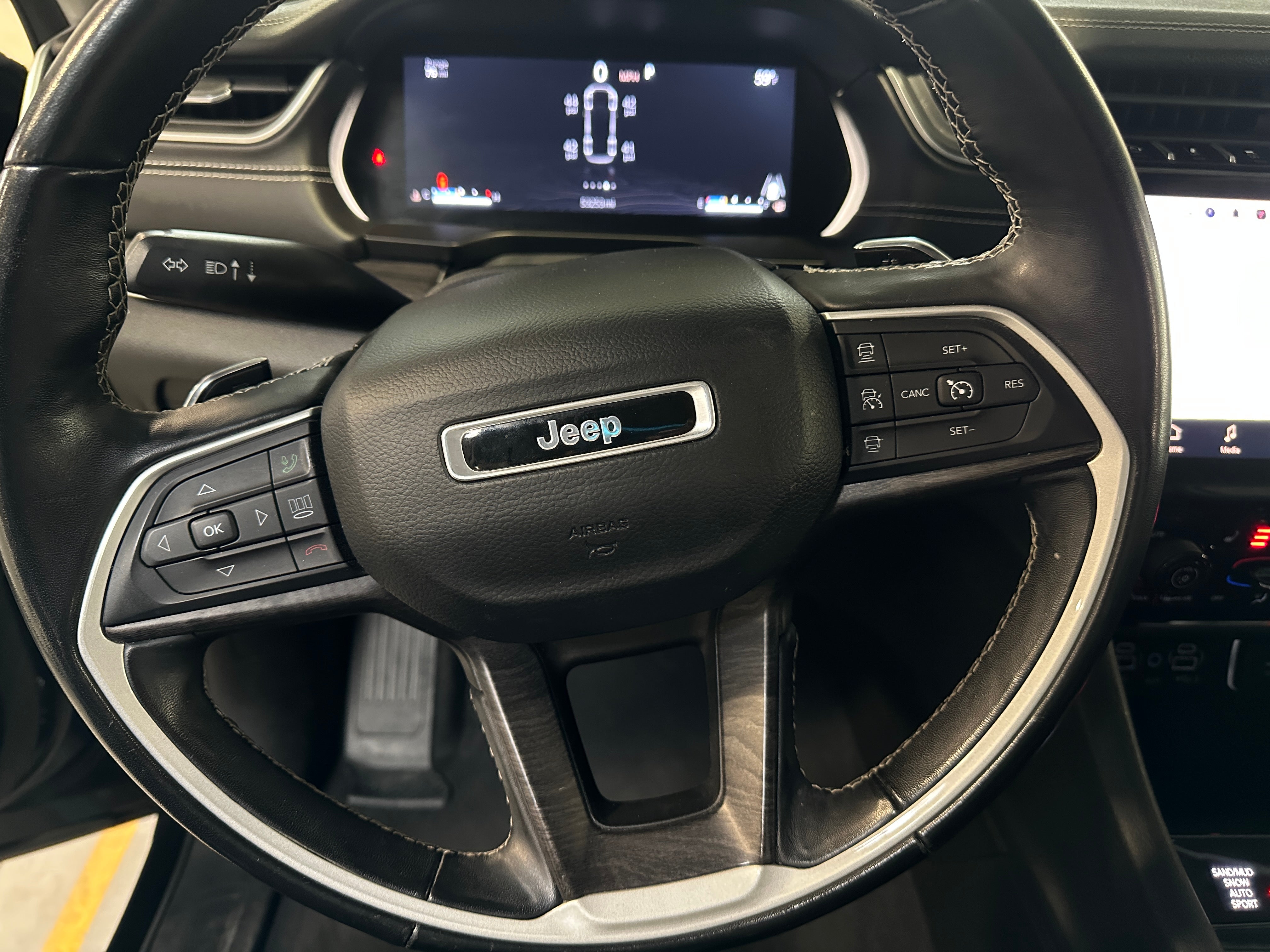 2022 Jeep Grand Cherokee L Limited Edition 4