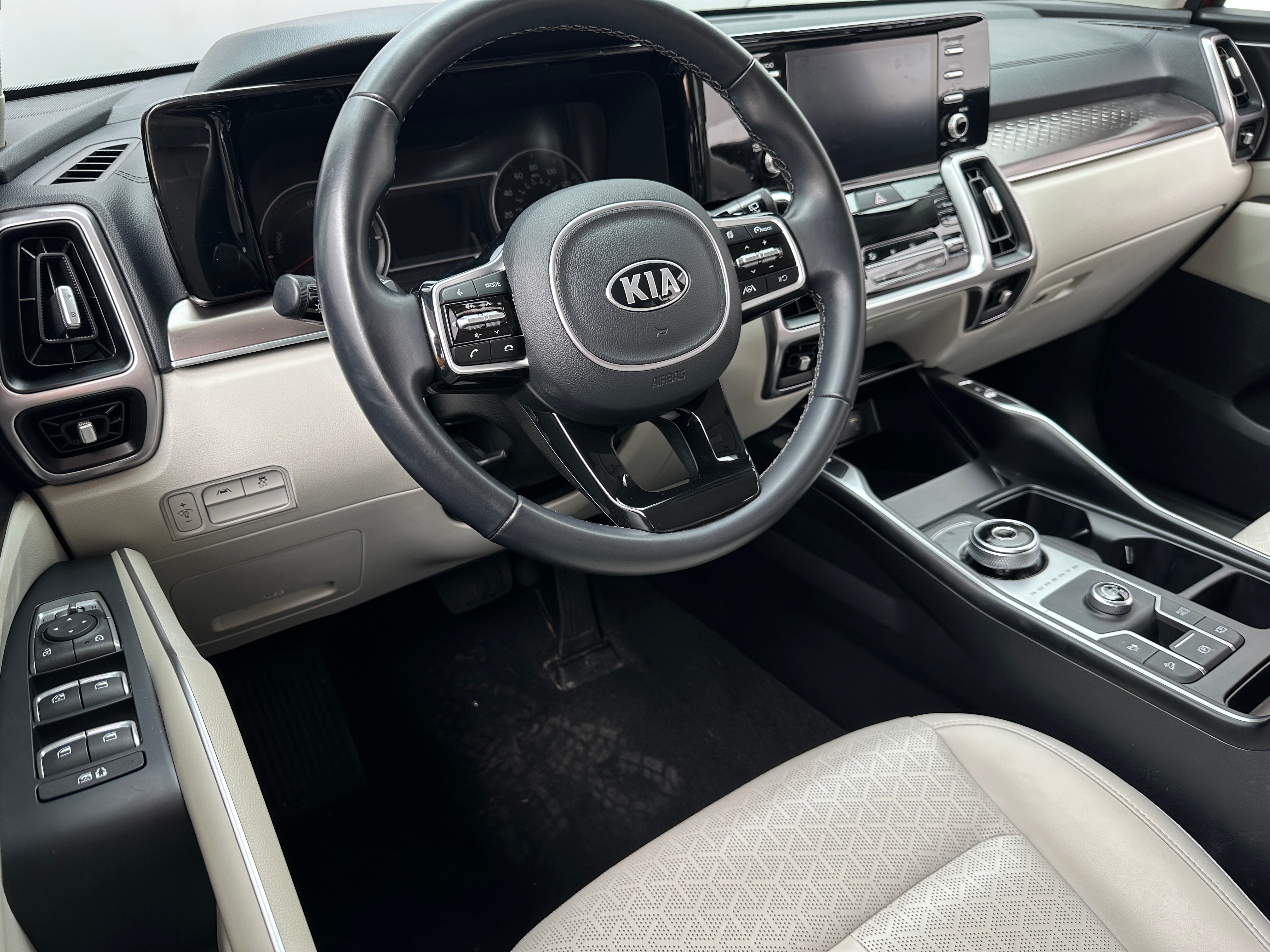2021 Kia Sorento S 3