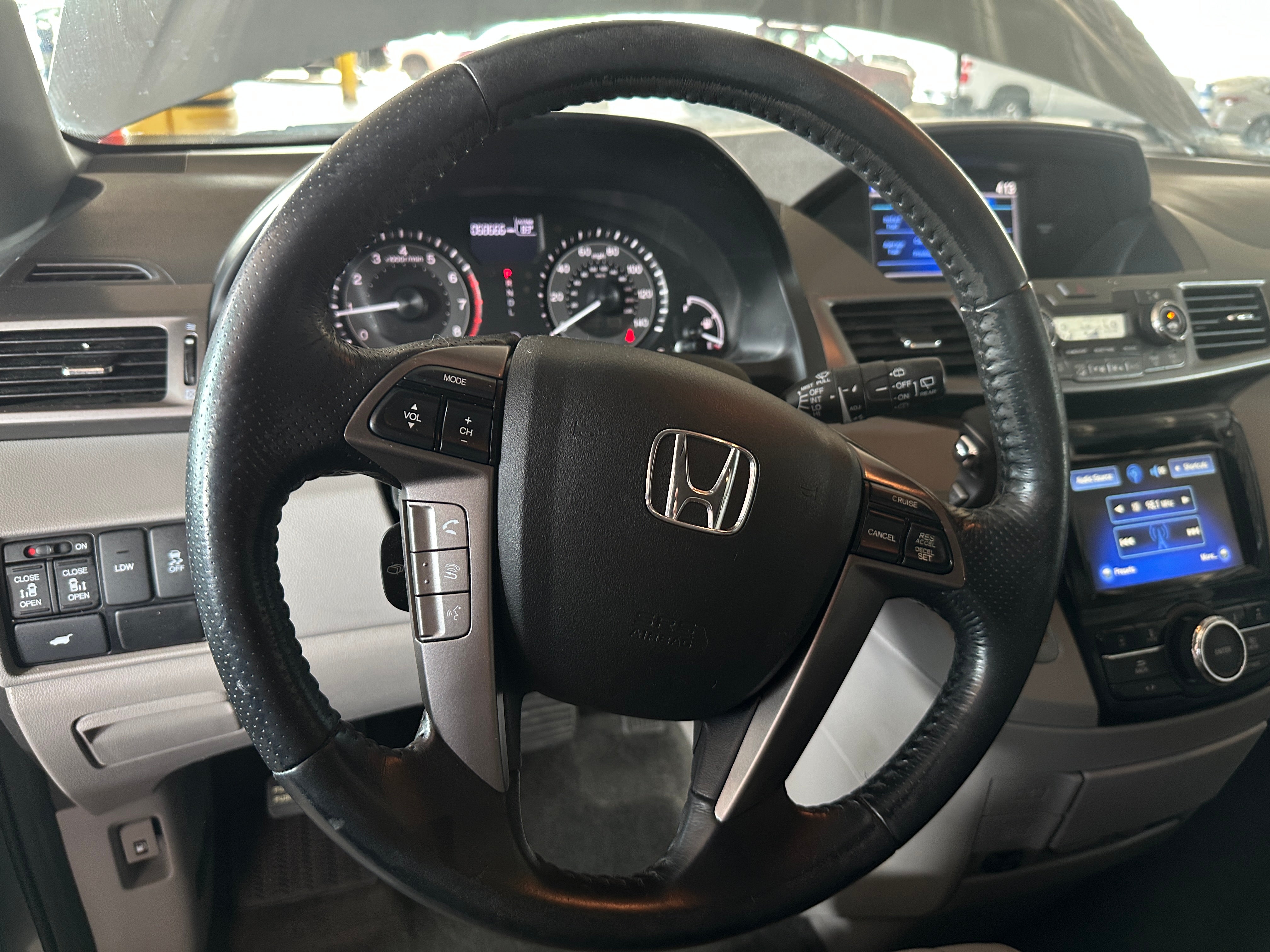 2017 Honda Odyssey EX-L 4