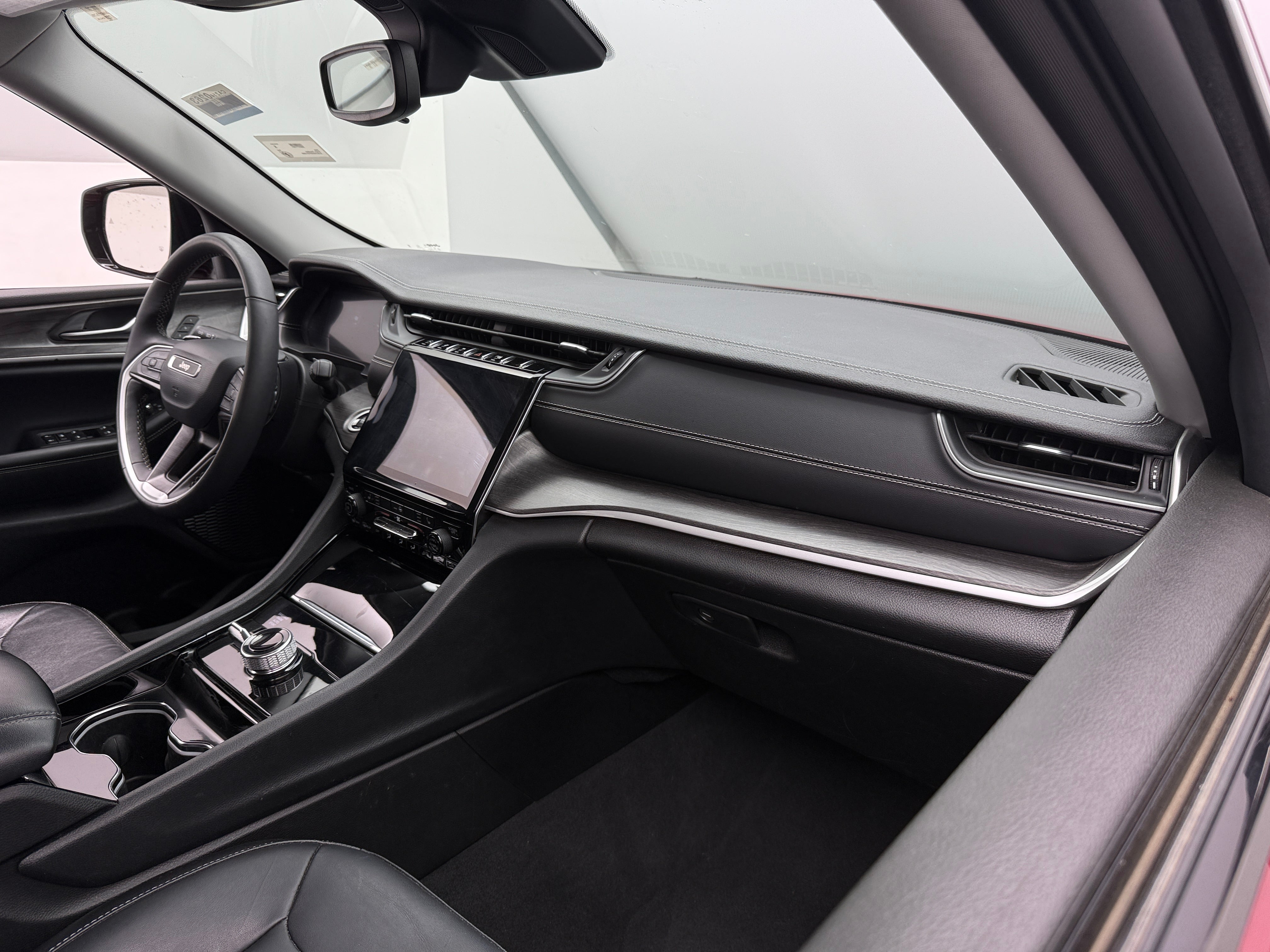2023 Jeep Grand Cherokee Limited Edition 2