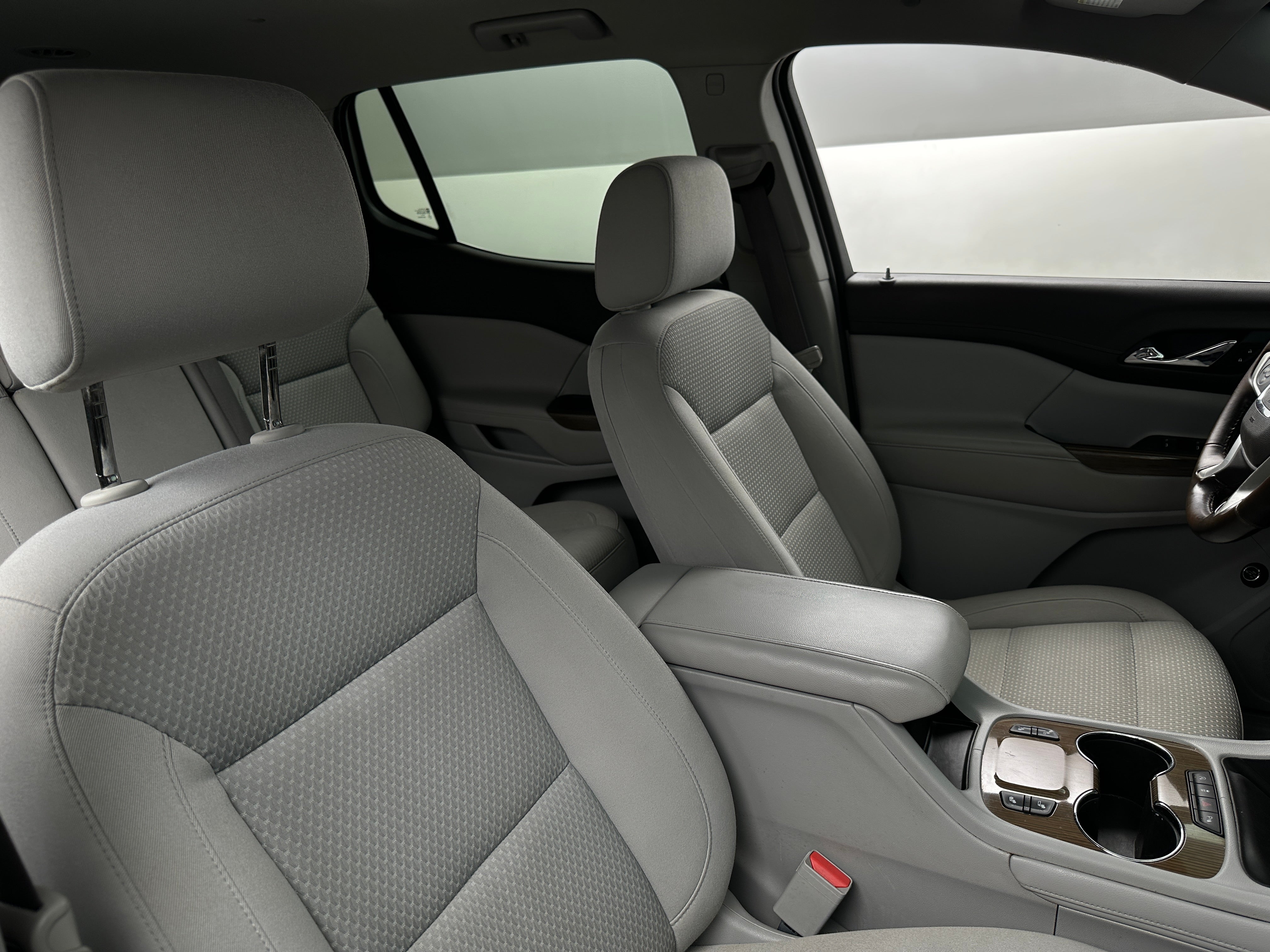2020 GMC Acadia SLE 2