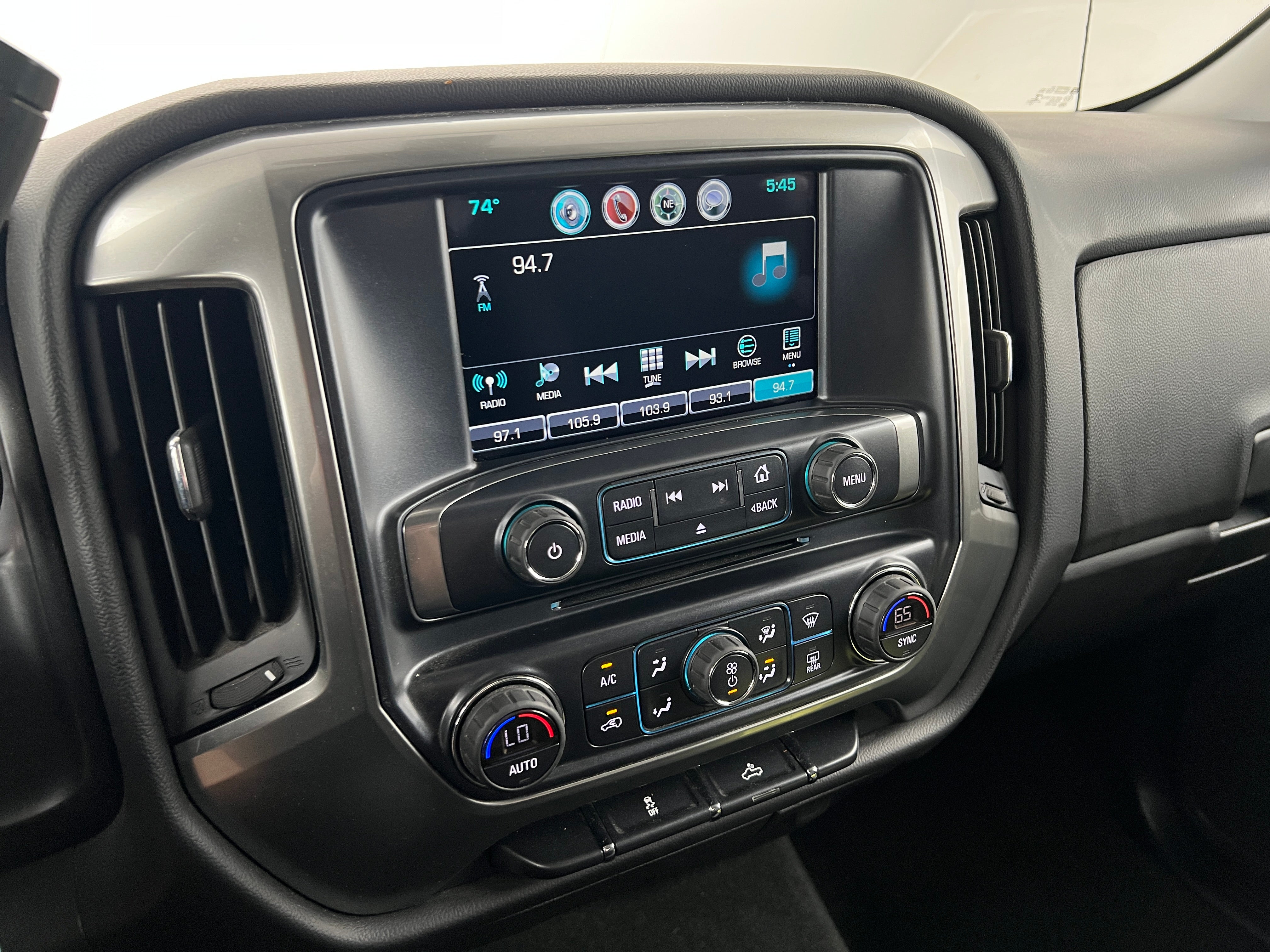 2017 Chevrolet Silverado 1500 LT 4