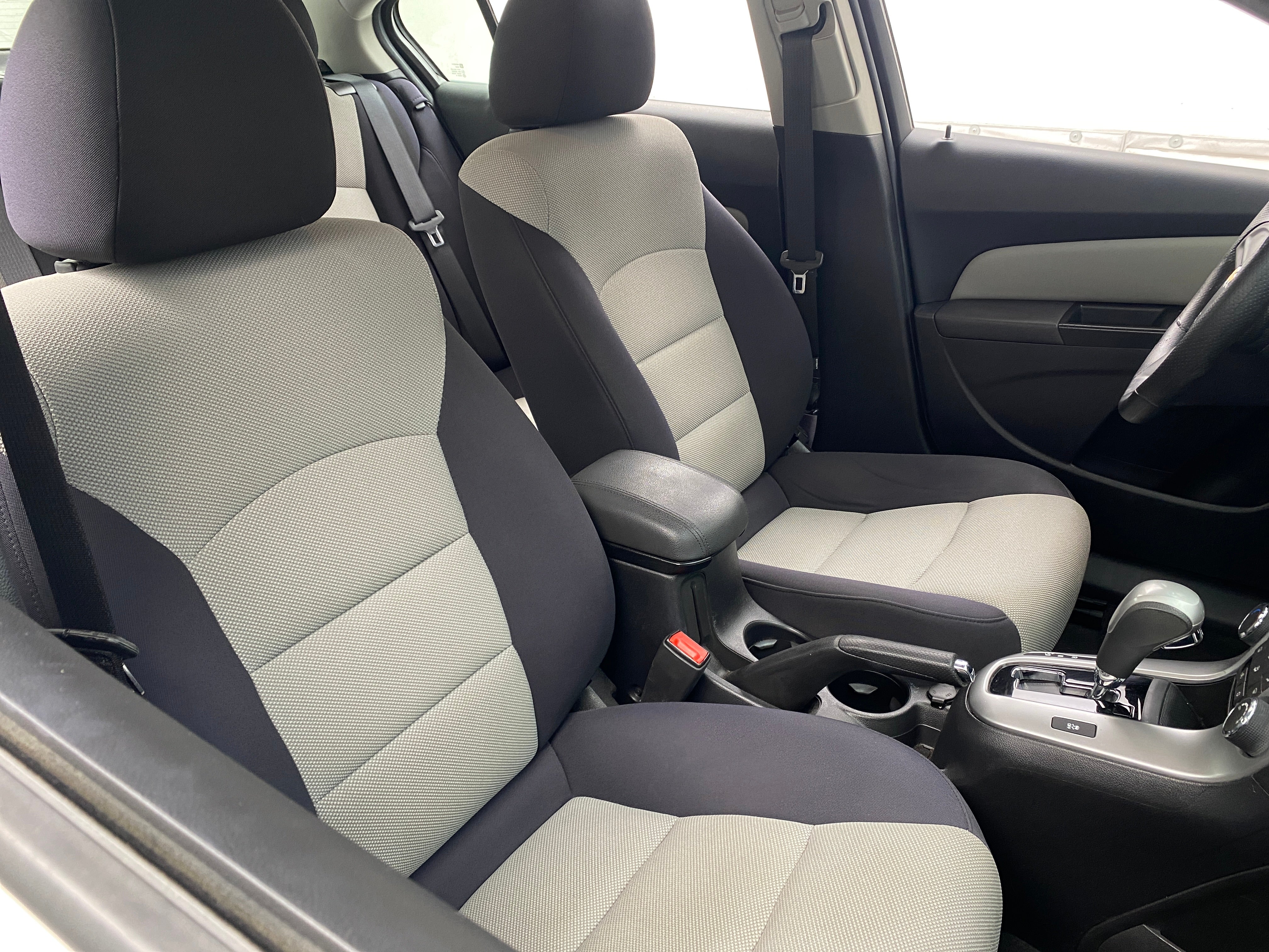2014 Chevrolet Cruze LS 2