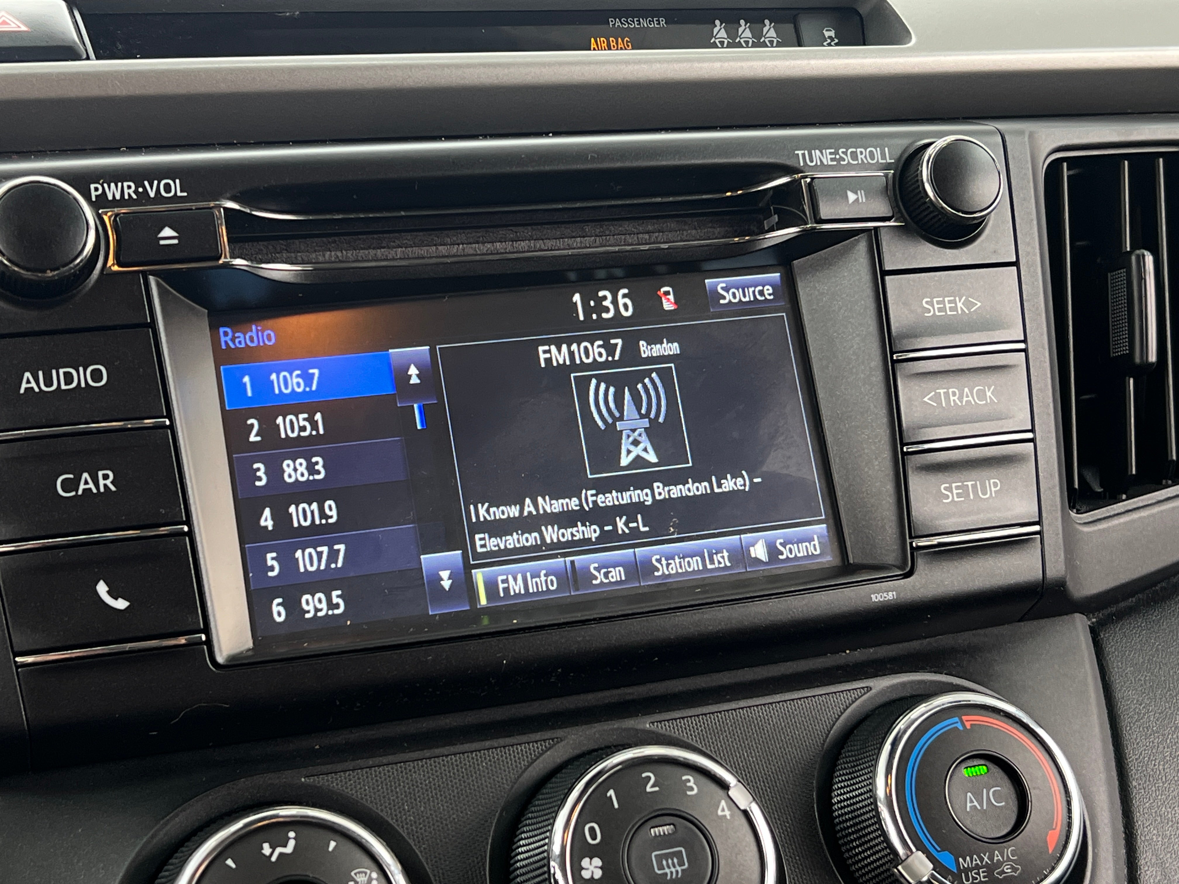 2017 Toyota RAV4 LE 4