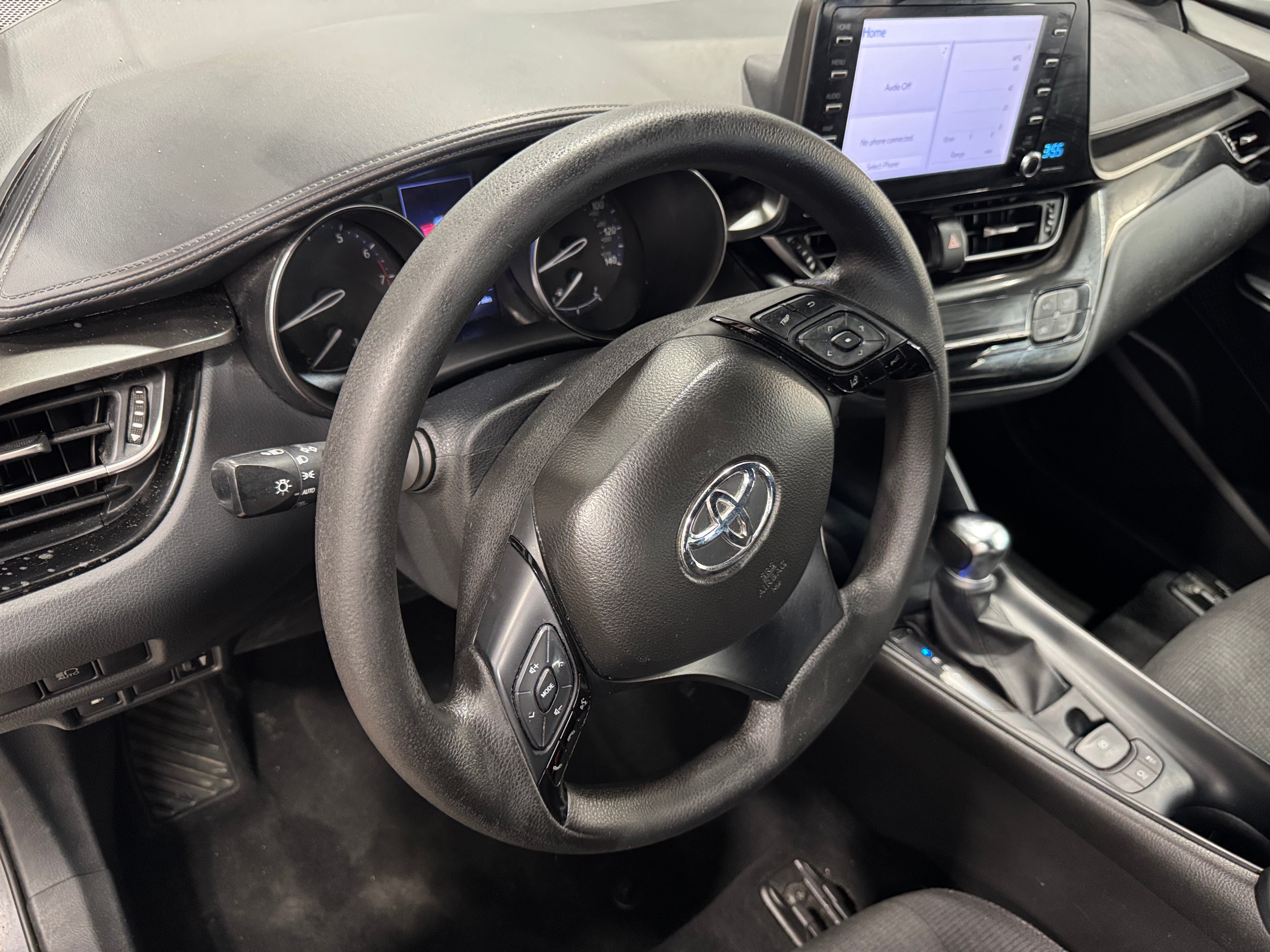 2019 Toyota C-HR LE 3