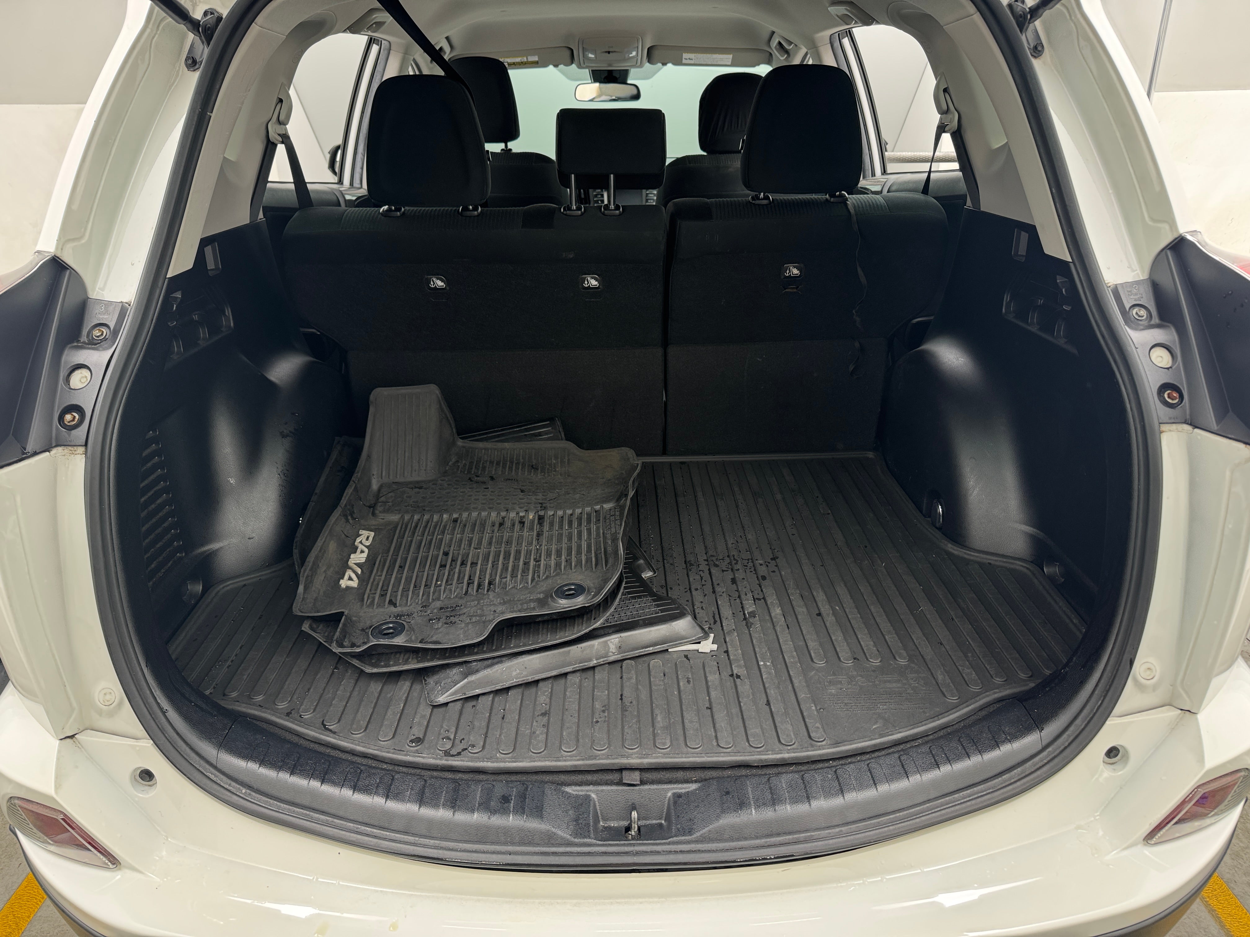 2017 Toyota RAV4 LE 7