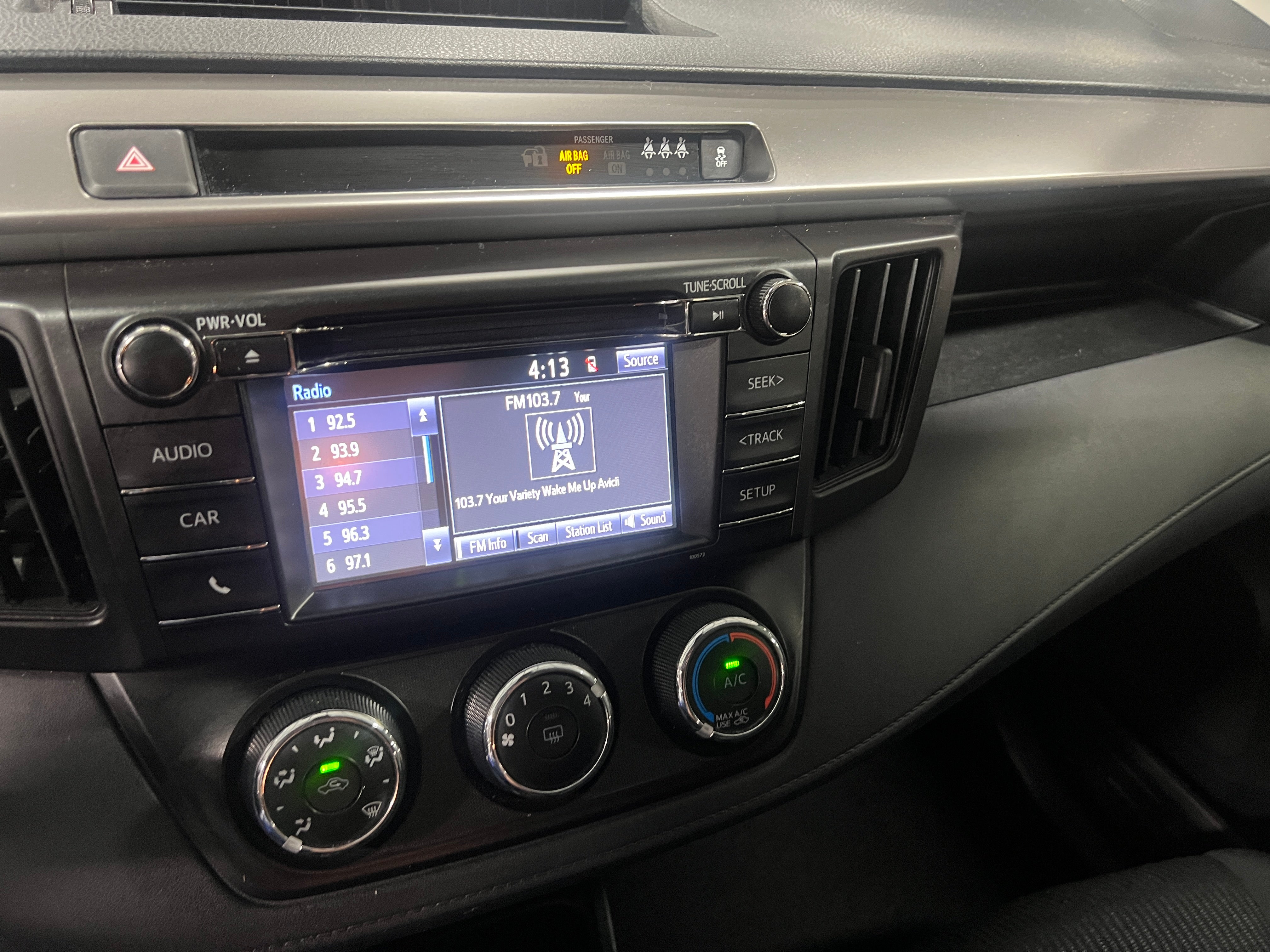 2017 Toyota RAV4 LE 4