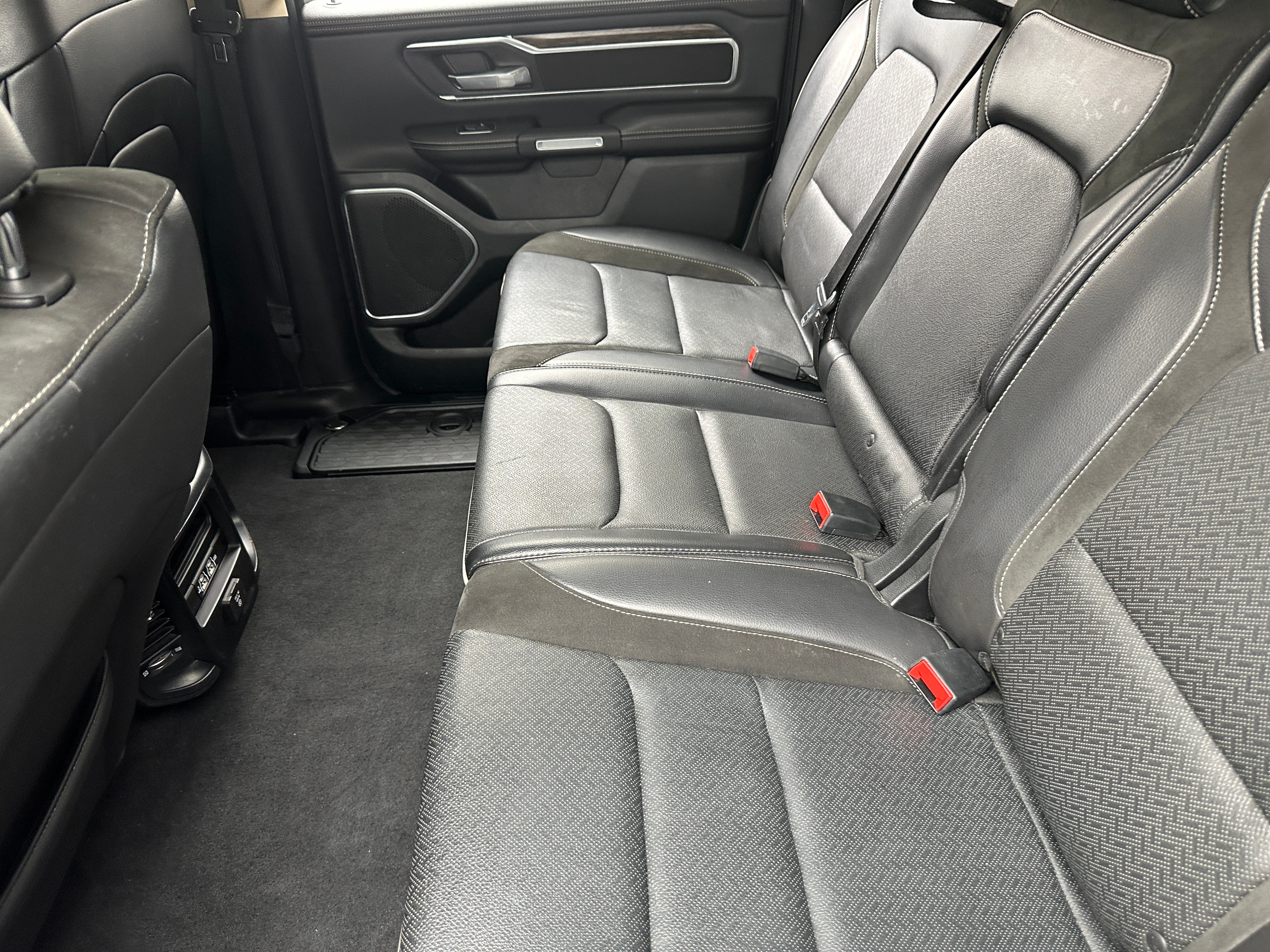 2019 RAM 1500 Laramie 5