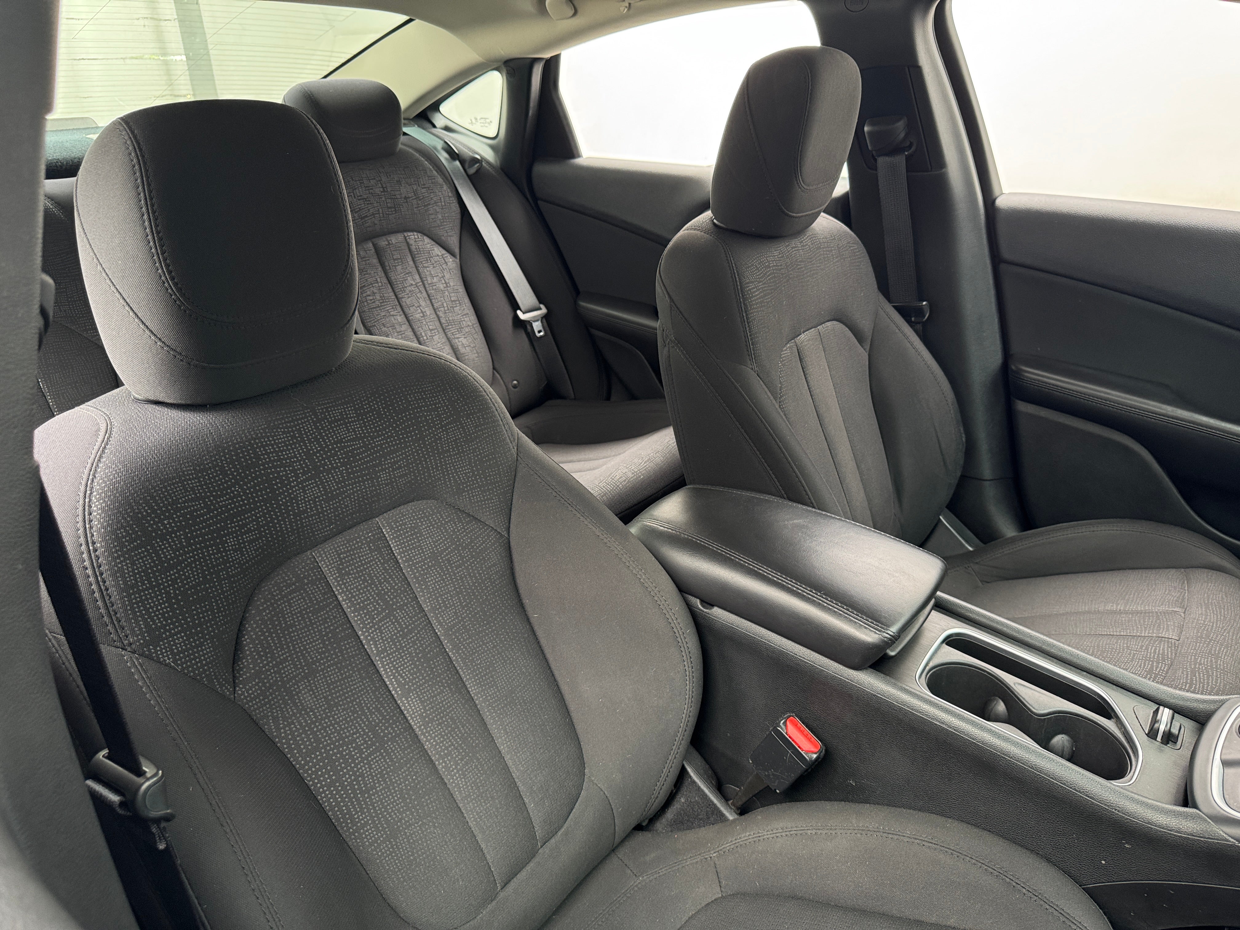 2015 Chrysler 200 Limited 2