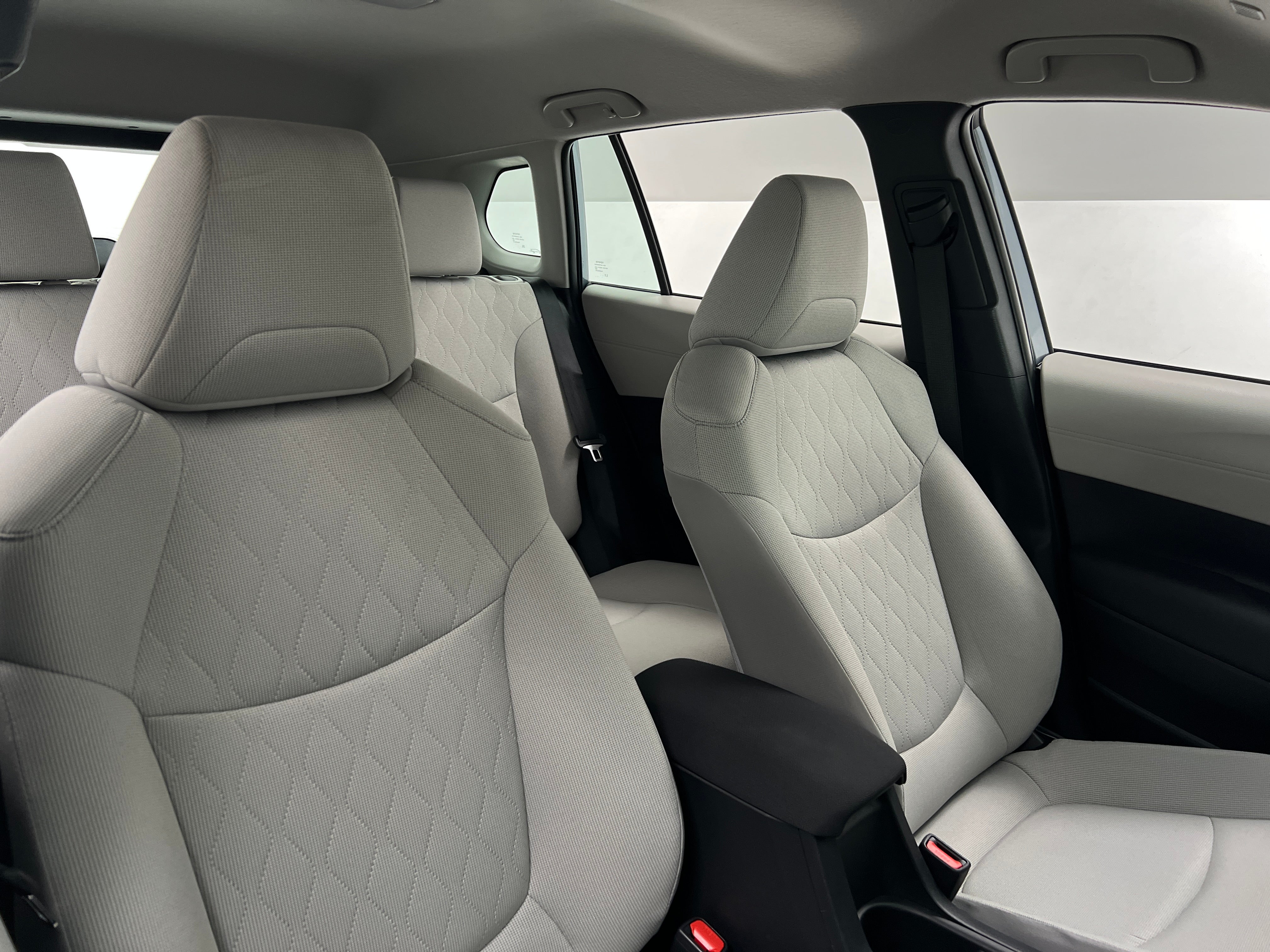 2024 Toyota Corolla Cross L 2