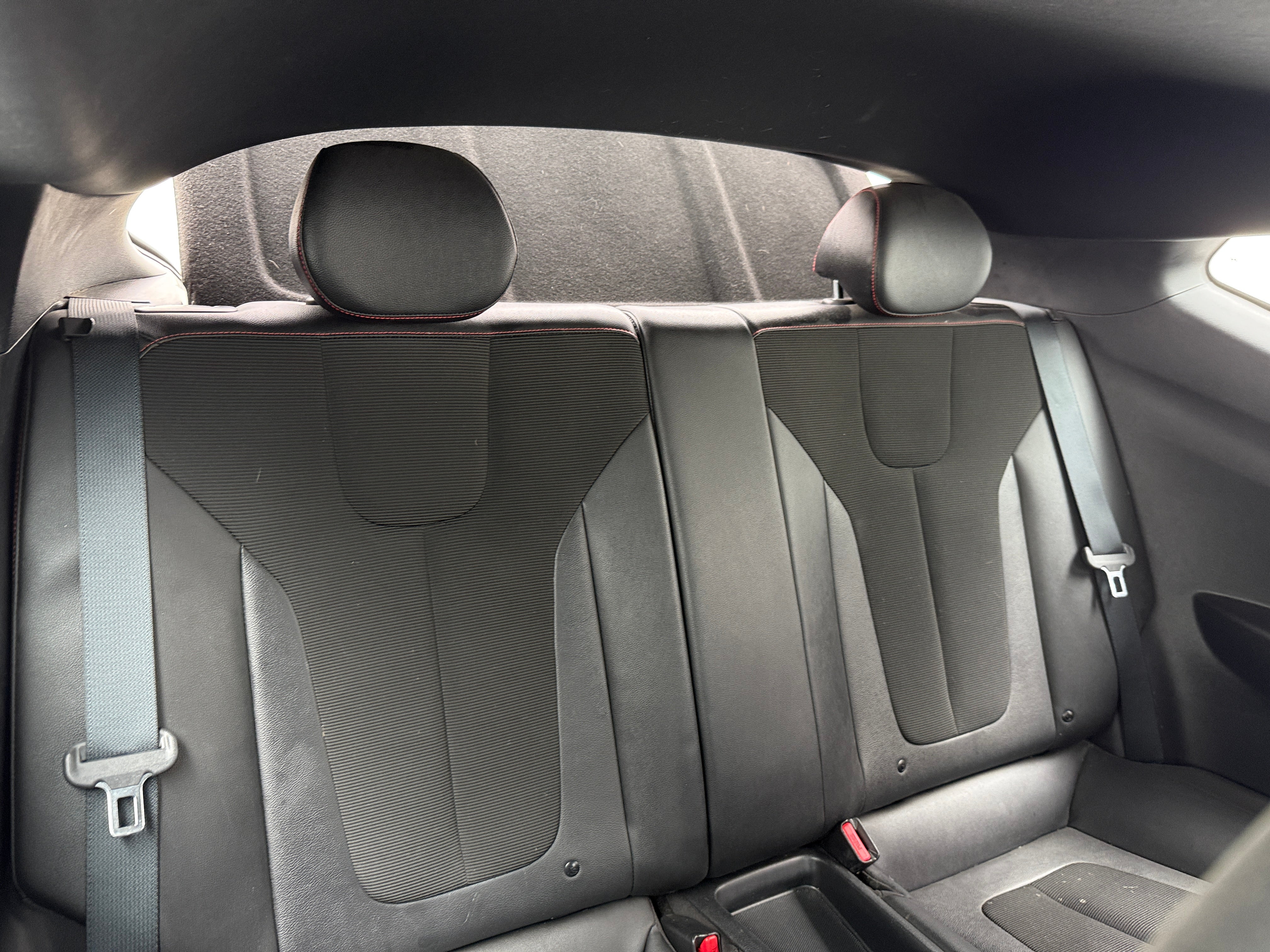 2019 Hyundai Veloster Premium 4